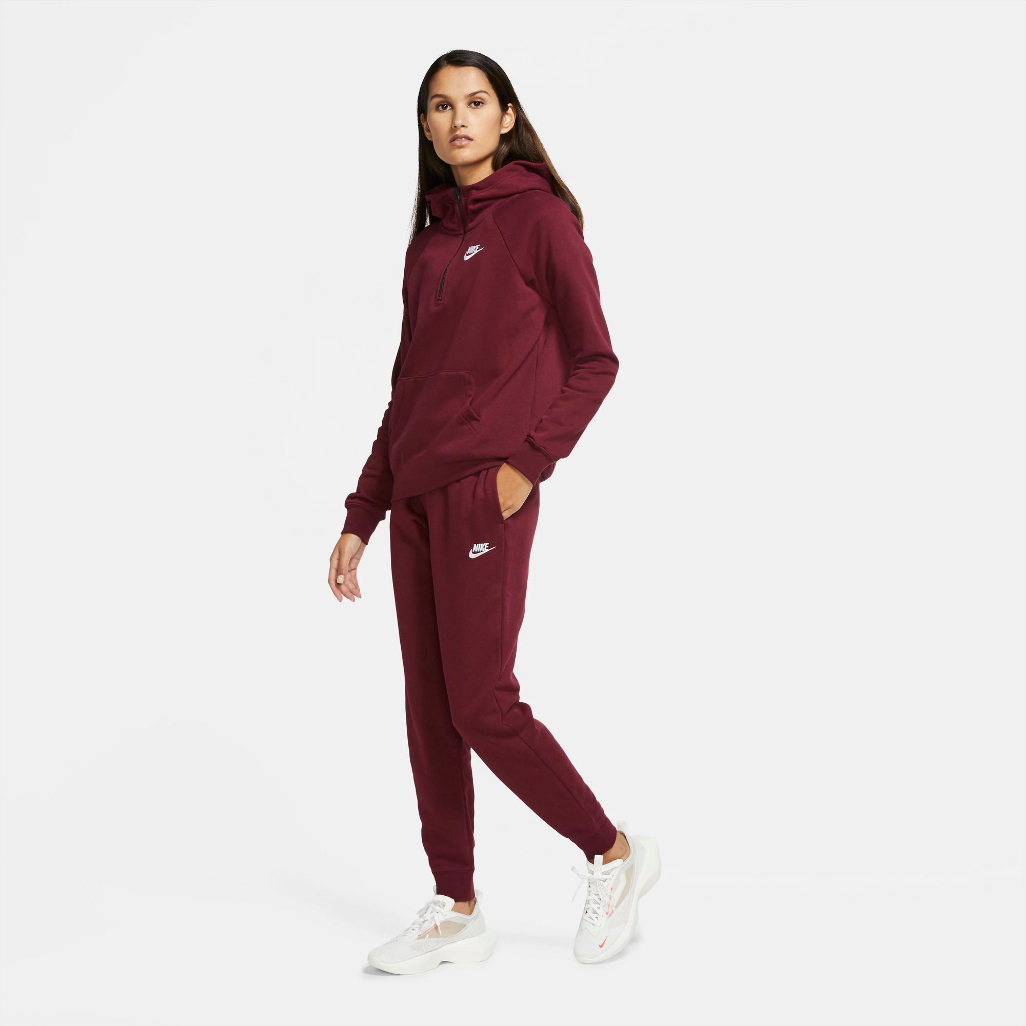 nike fleece essential joggers