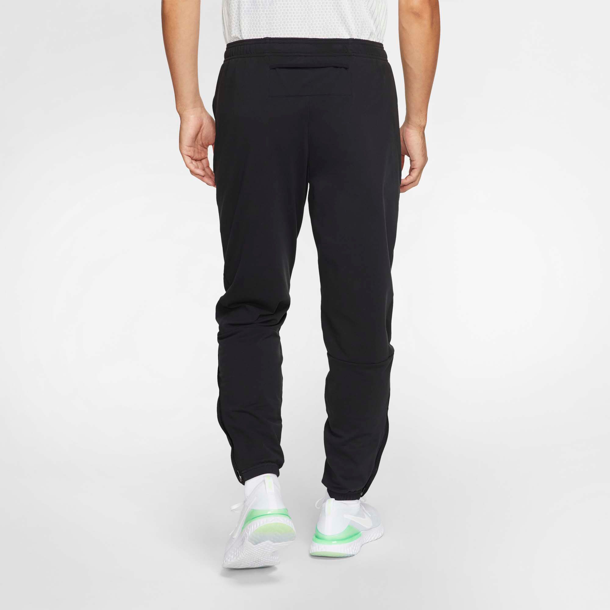 nike mens therma essential pants