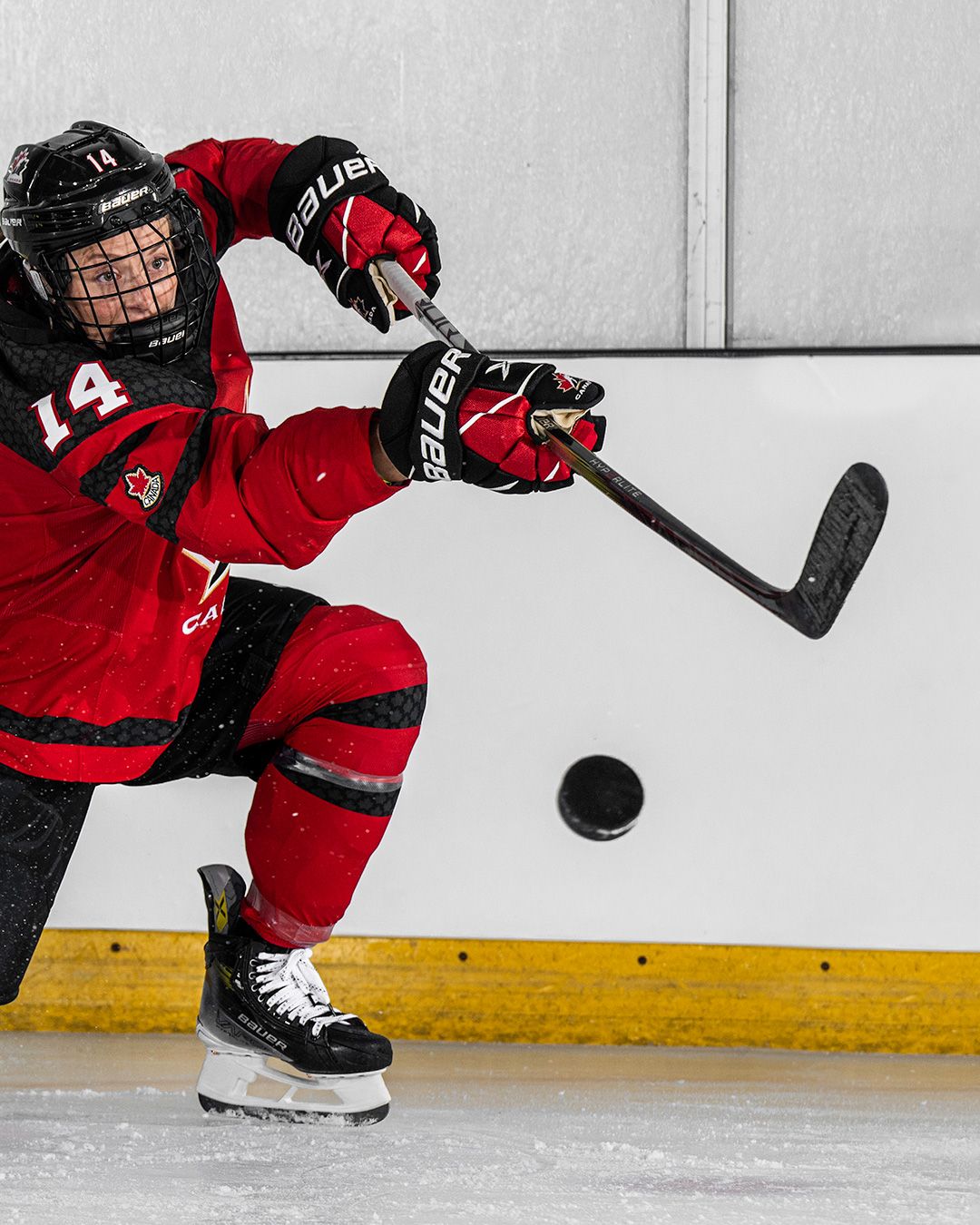 Bauer S23 Vapor Hyperlite 2 Hockey Stick - Junior product image