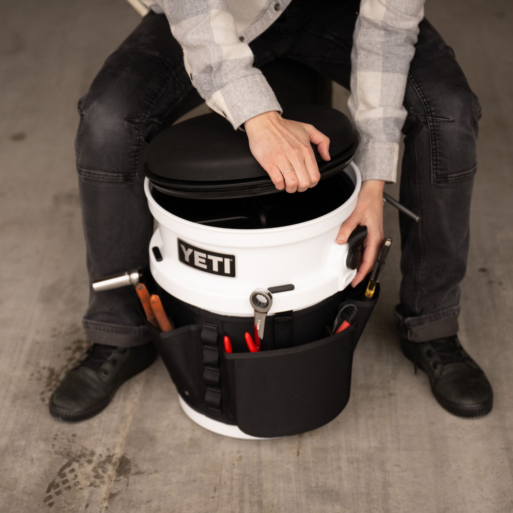 YETI LoadOut Bucket Swivel Seat product image