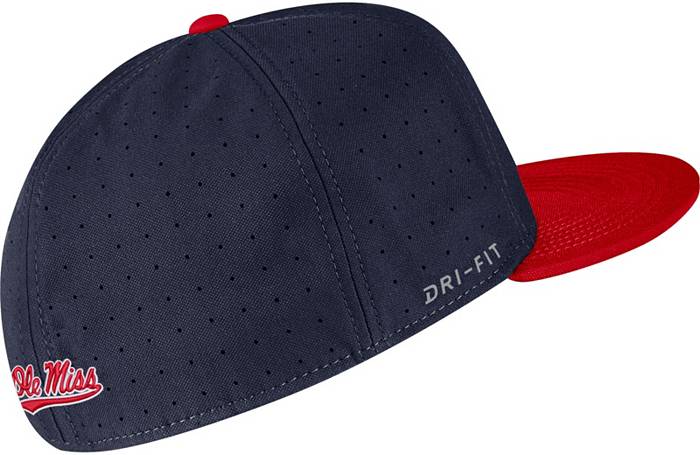 Boston Red Sox Classic99 Men's Nike Dri-FIT MLB Adjustable Hat.