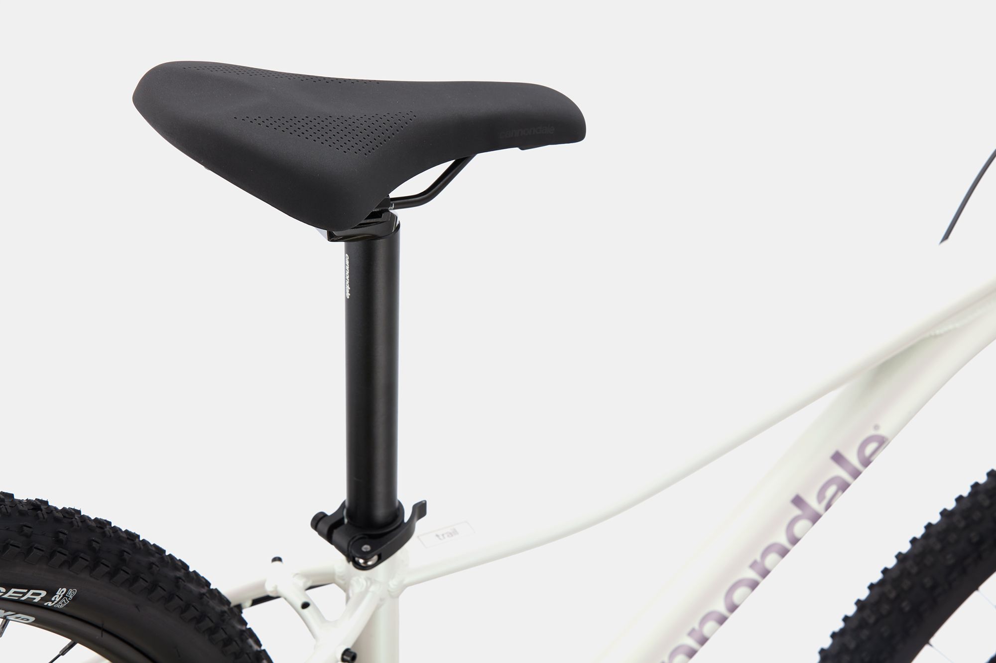 Cannondale Women's 27.5" Trail 7 Mountain Bike product image