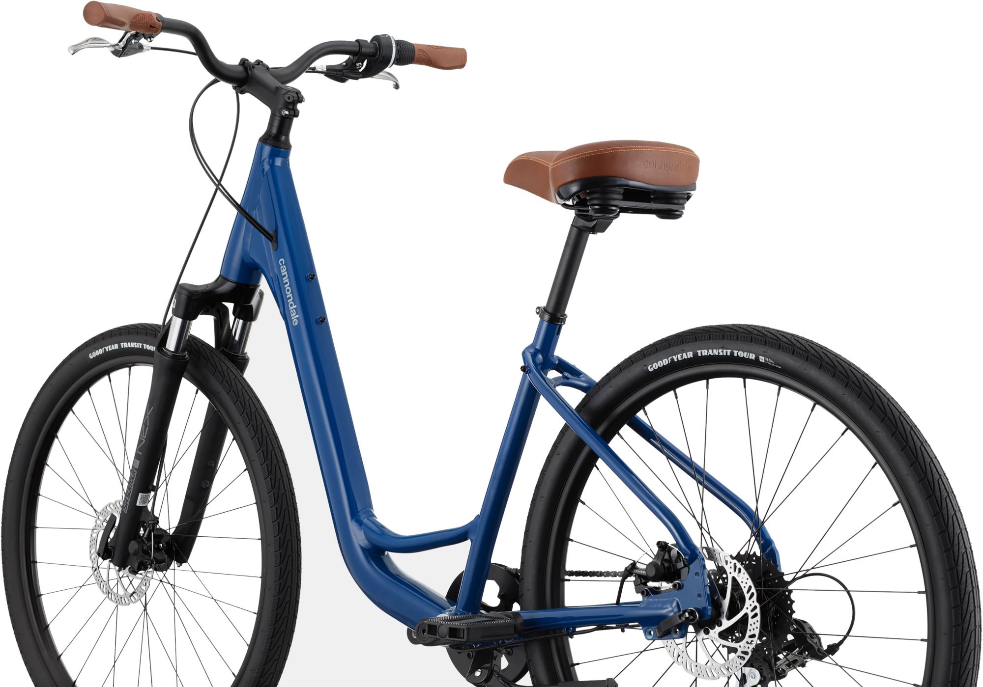 Cannondale Adult 650 Adventure 2 Comfort Bike product image