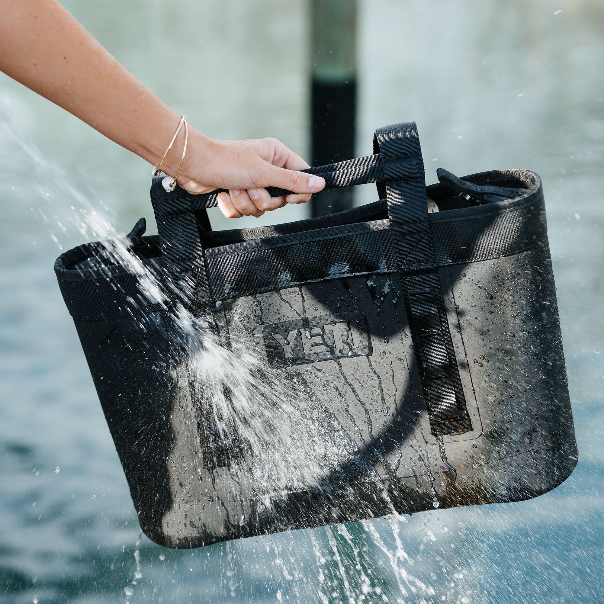 YETI Camino 18L Zip Carryall Tote Bag product image