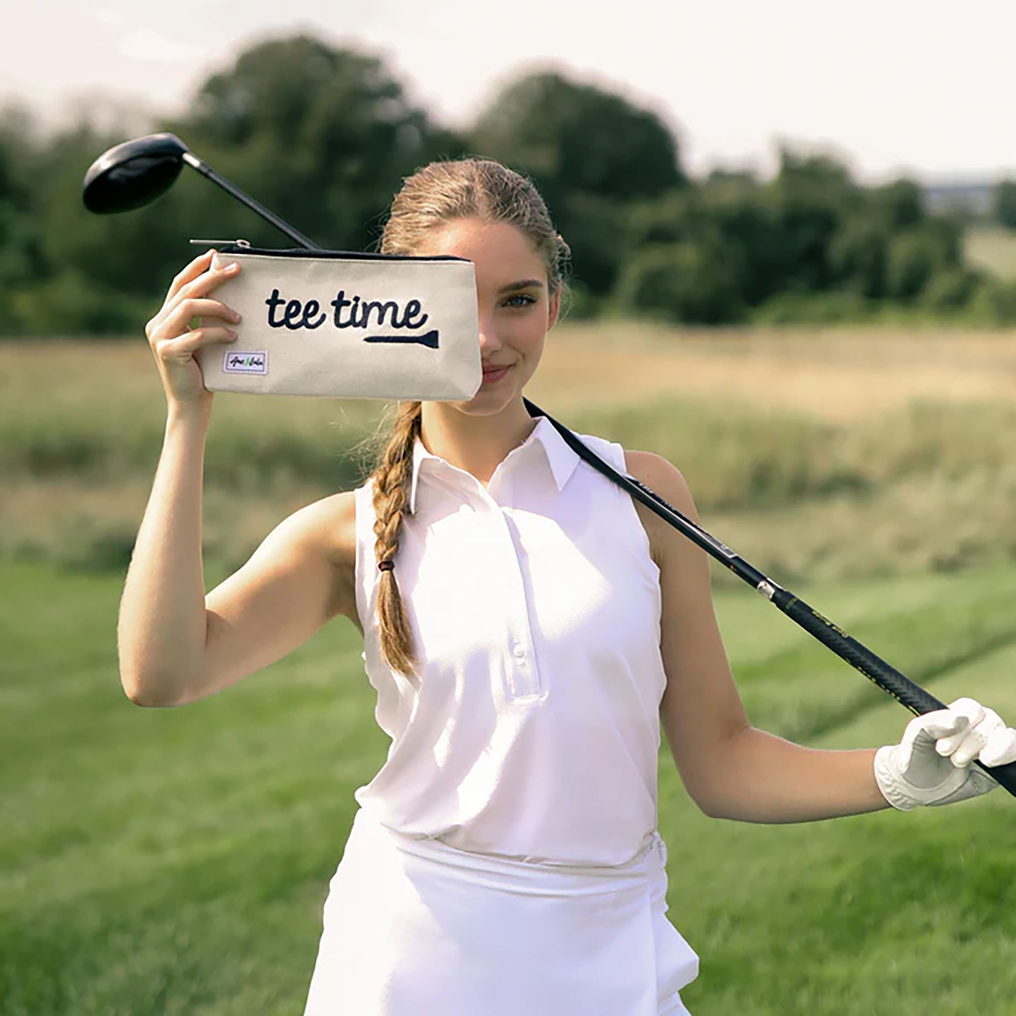Ame and Lulu Women's Brush It Off Golf Cosmetic Case product image