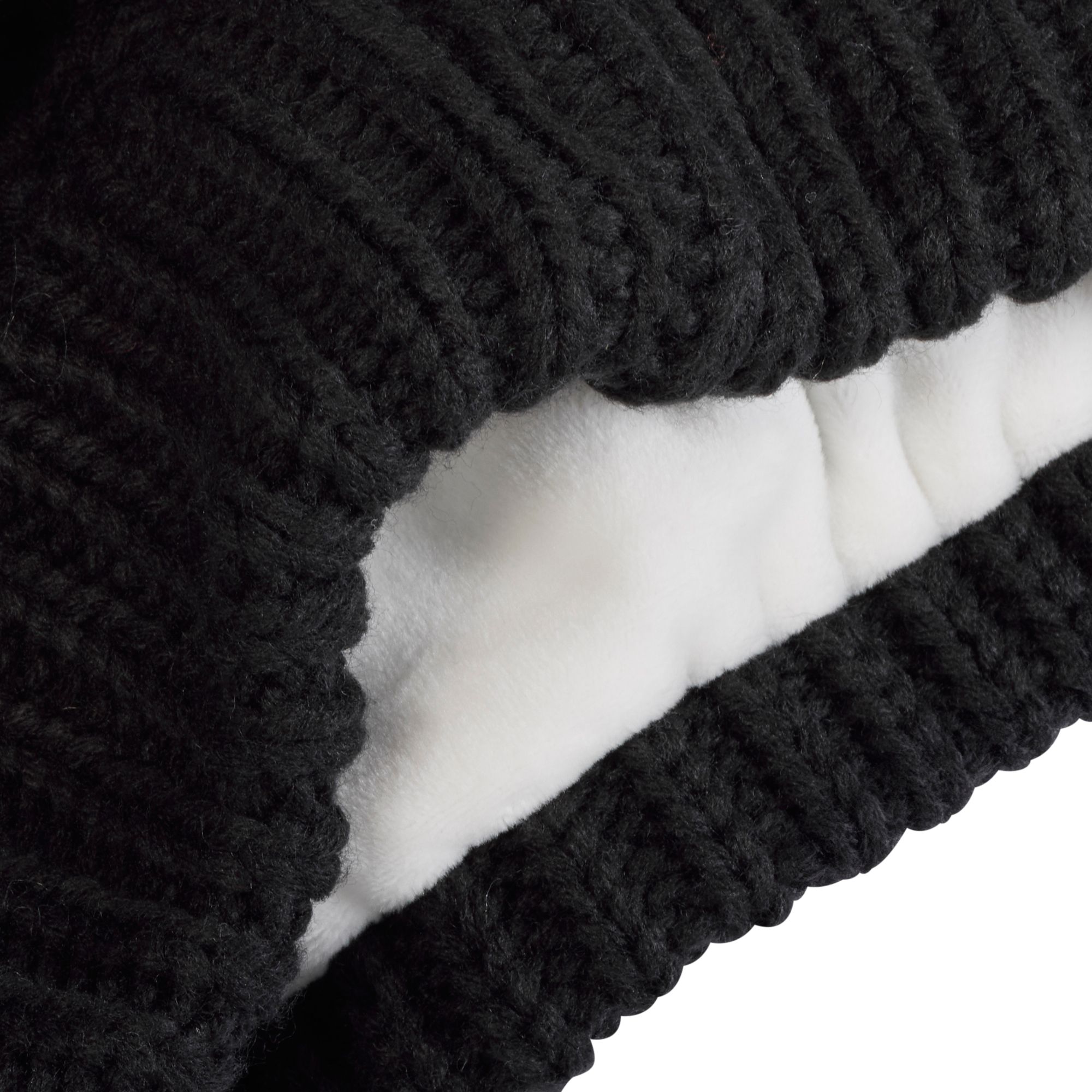 Northeast Outfitters Cozy Cabin Women's Diamond Beanie product image