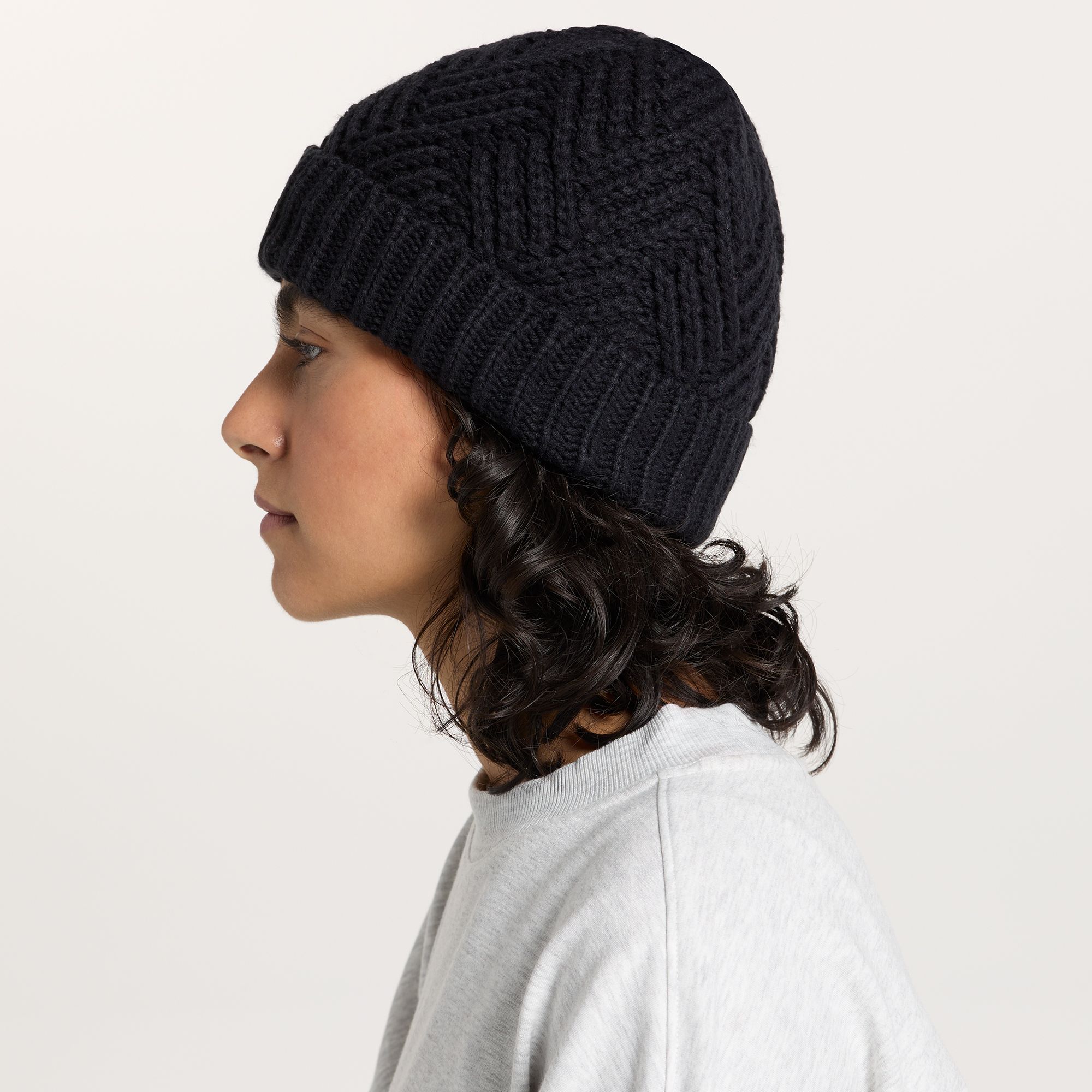 Northeast Outfitters Cozy Cabin Women's Diamond Beanie product image