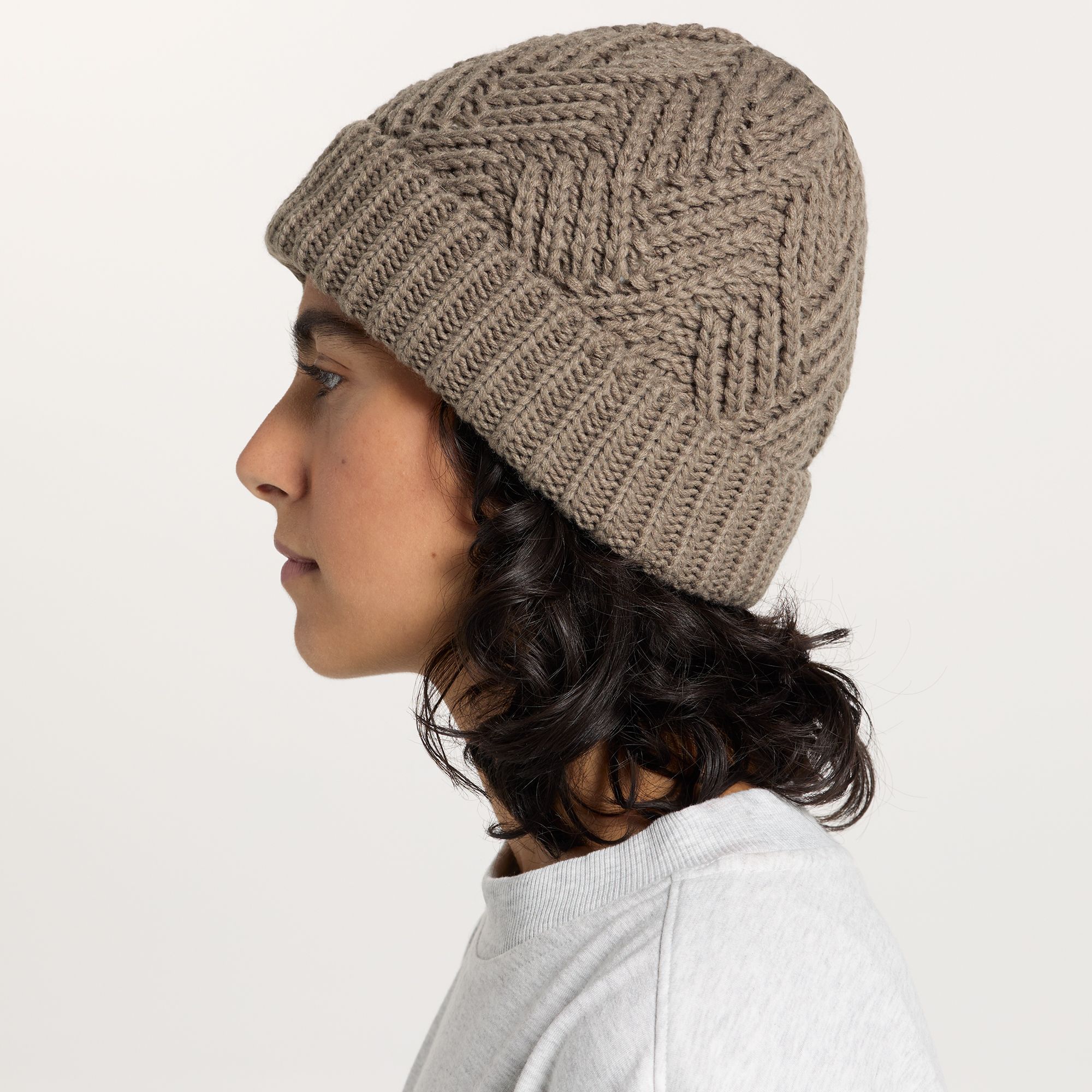 Northeast Outfitters Cozy Cabin Women's Diamond Beanie product image