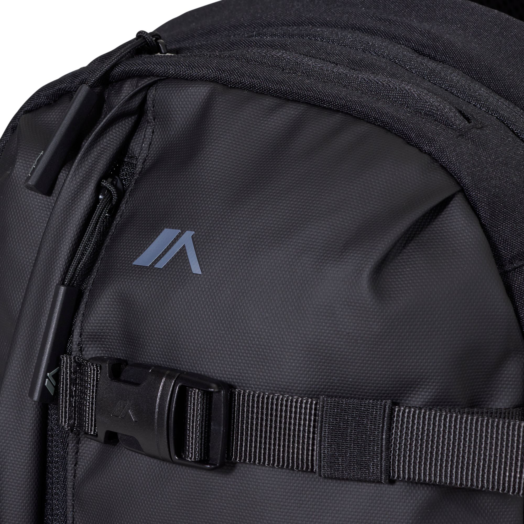 Quest Motion Crossbody 8L Pack product image