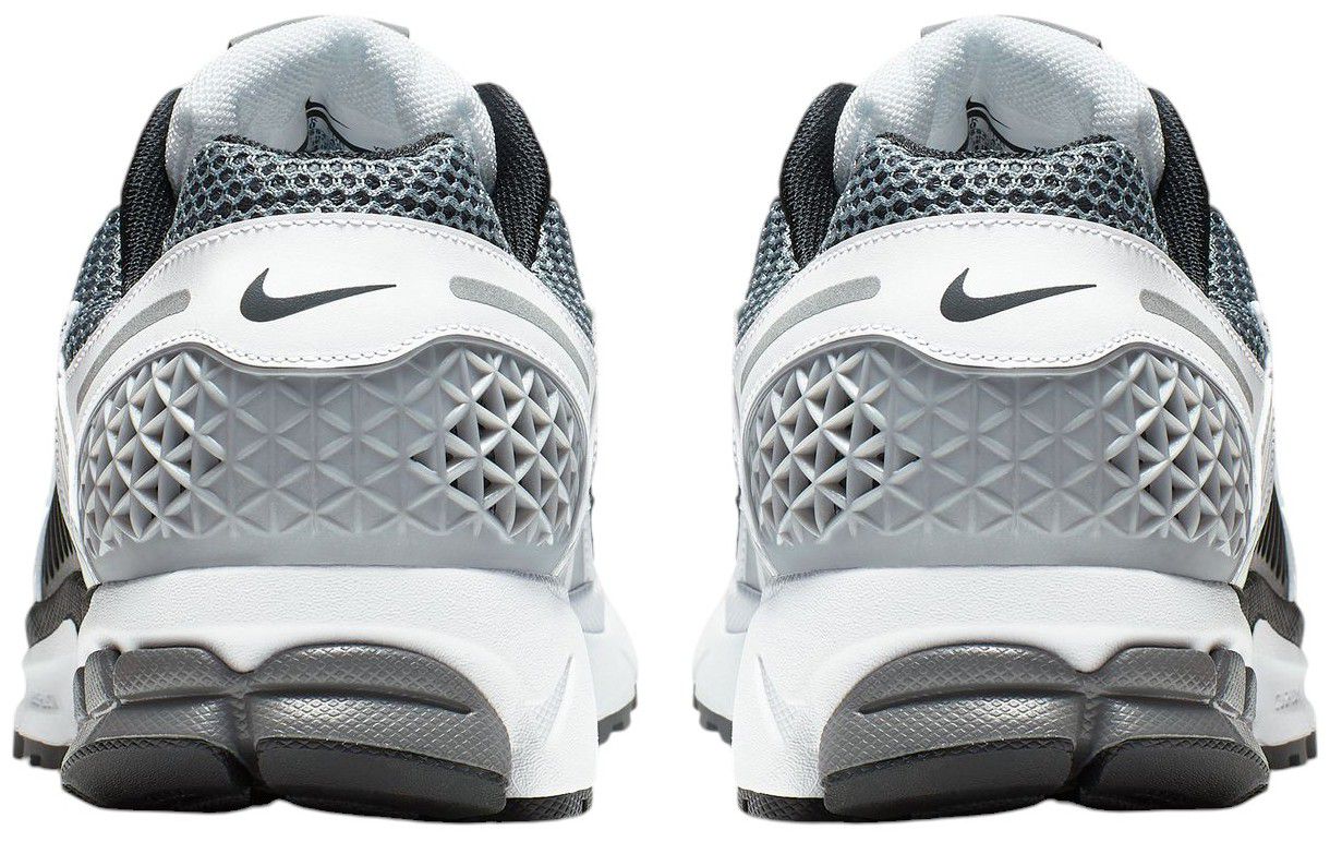 Nike Men's Zoom Vomero 5 Shoes product image