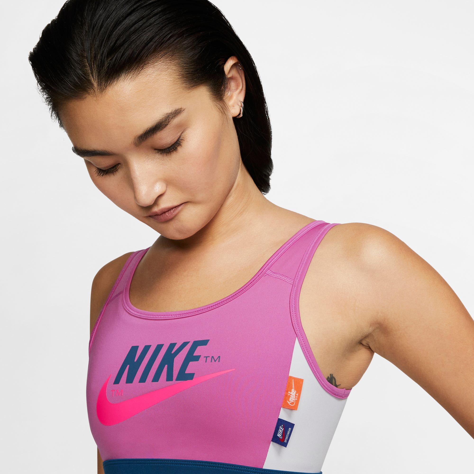 nike women's just do it clash medium support sports bra