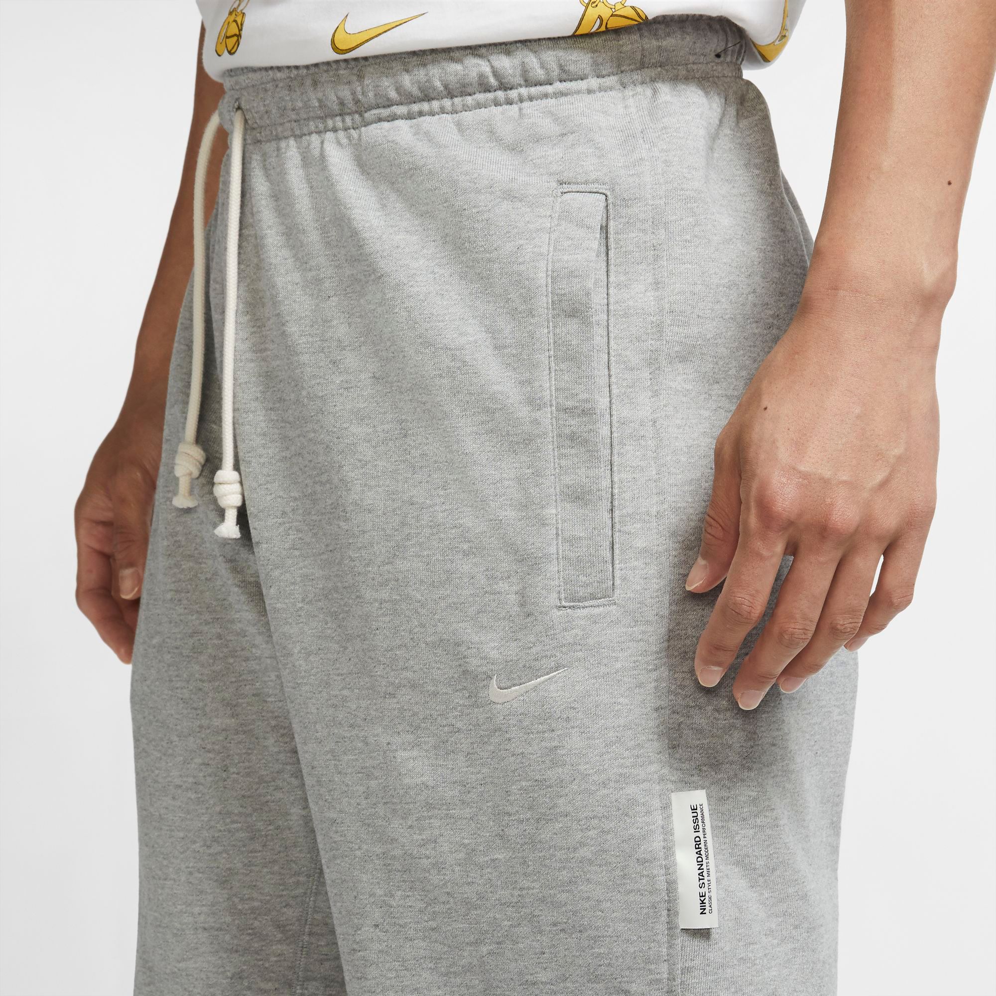 Nike Men's Standard Issue Pants product image