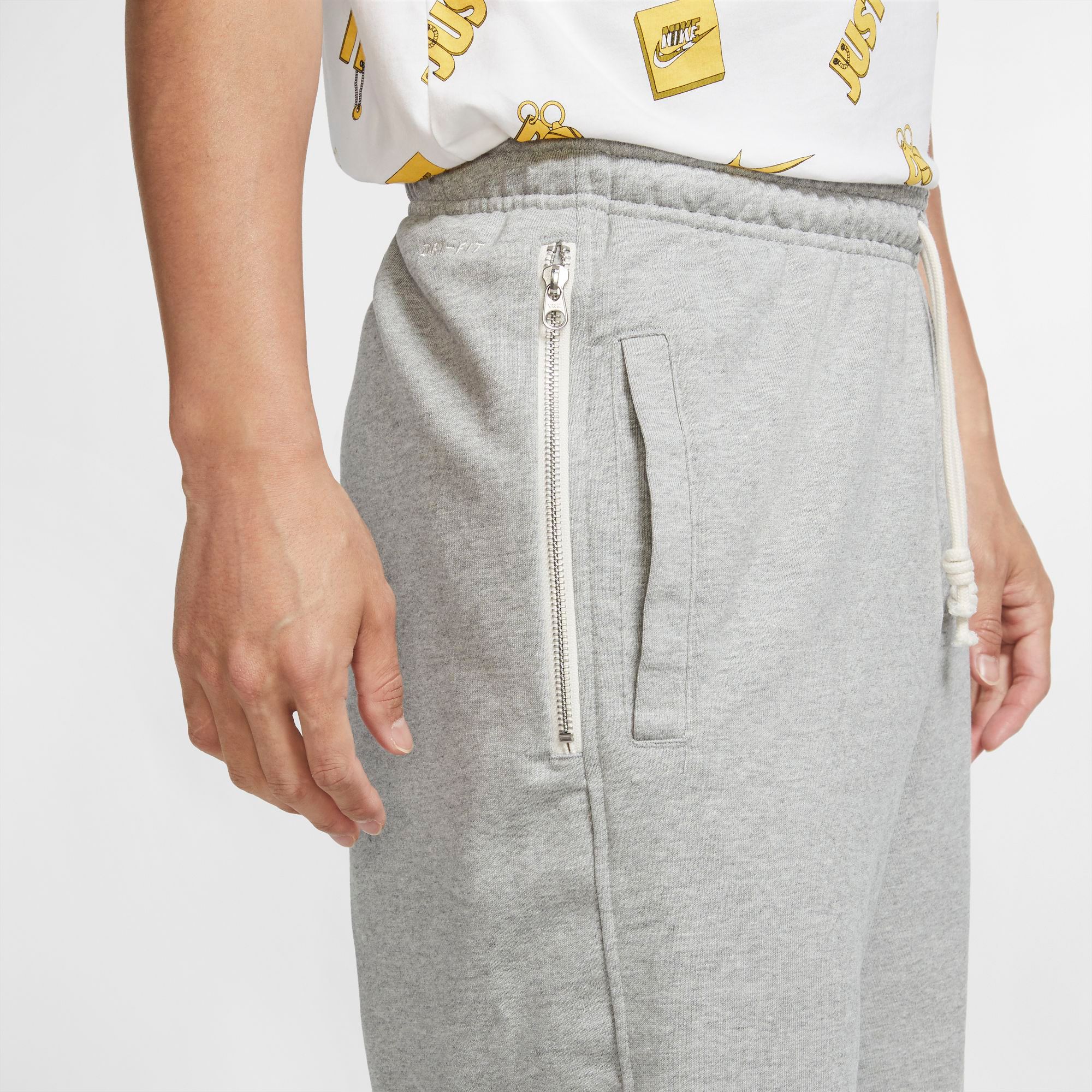 Nike Men's Standard Issue Pants product image