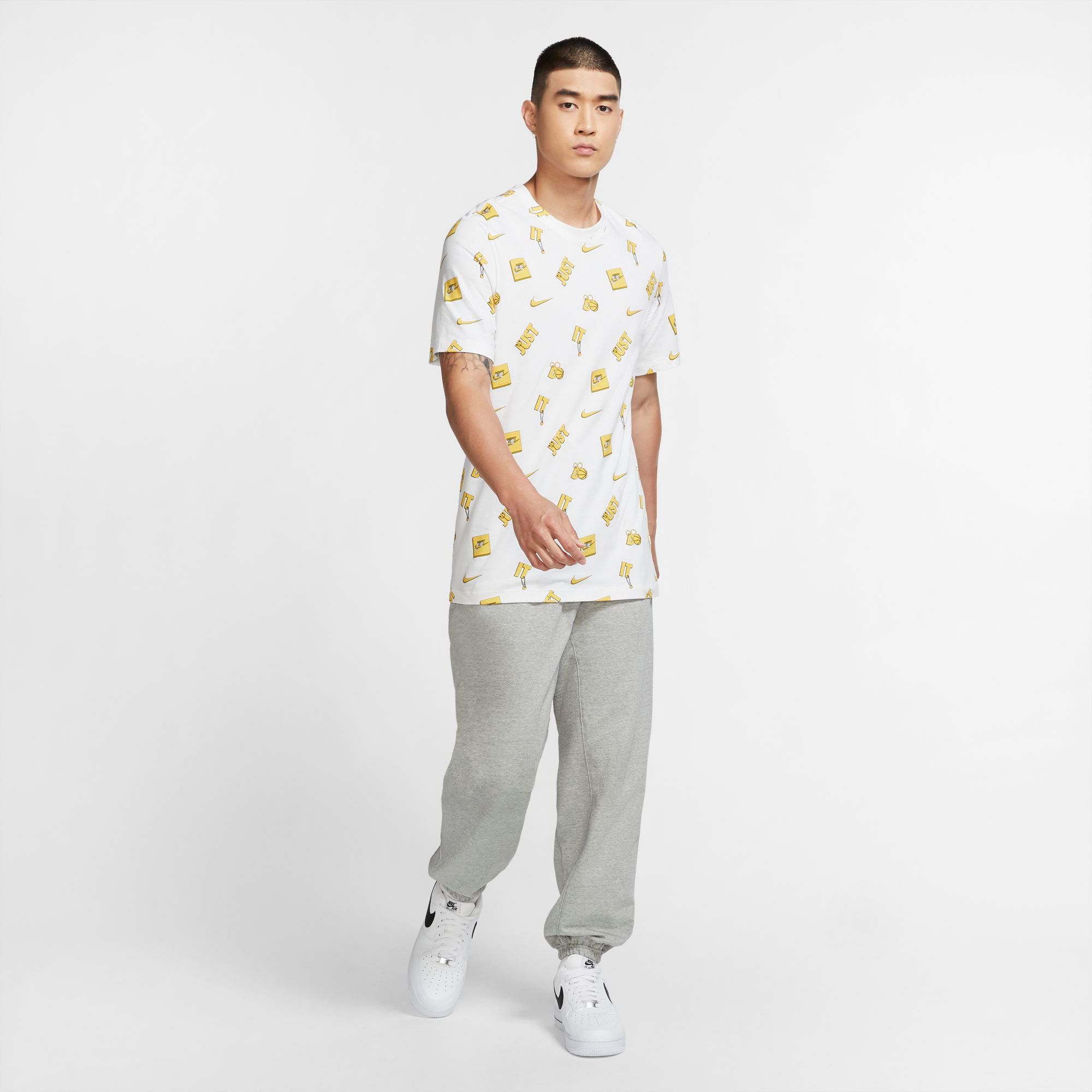 Nike Men's Standard Issue Pants product image