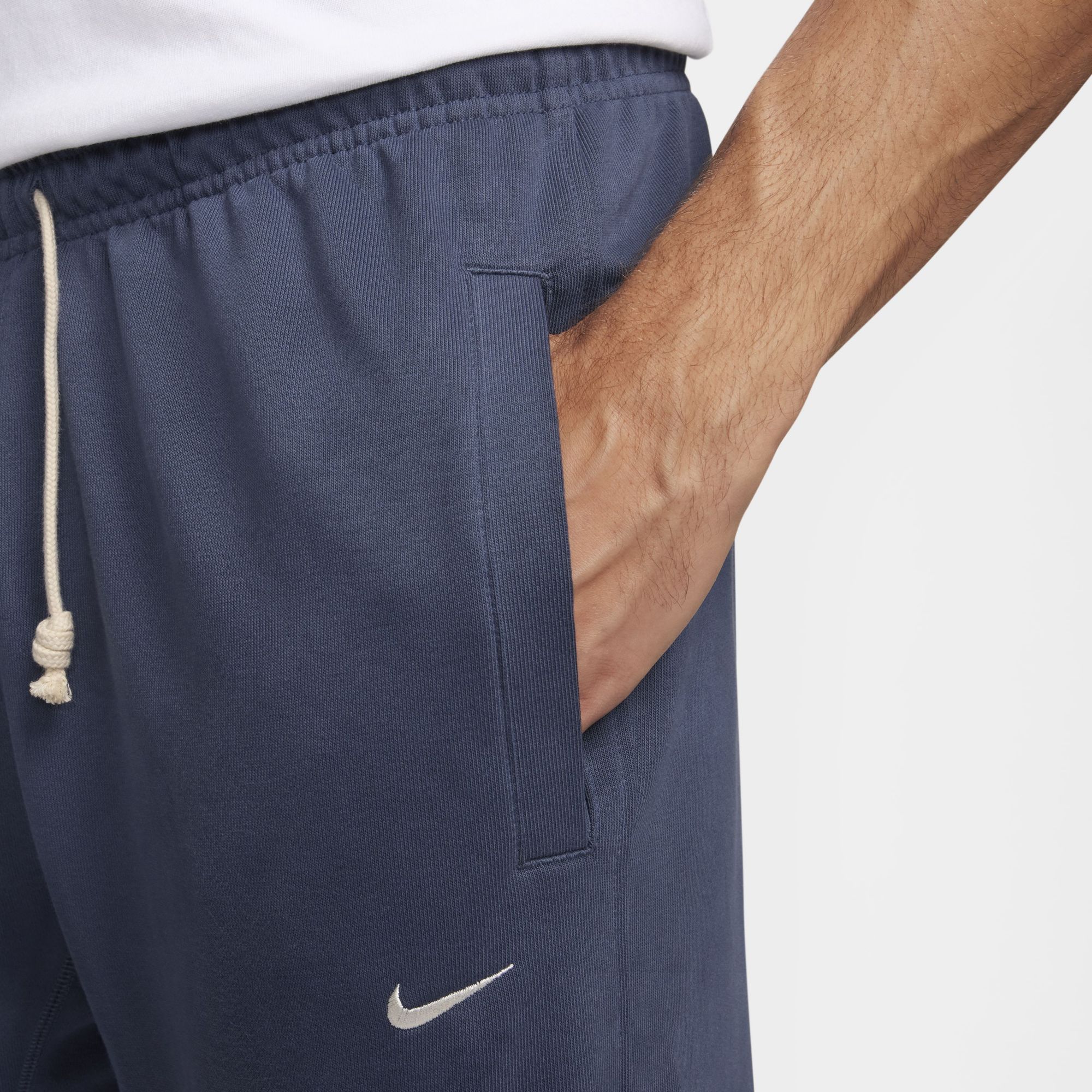 Nike Men's Standard Issue Pants product image