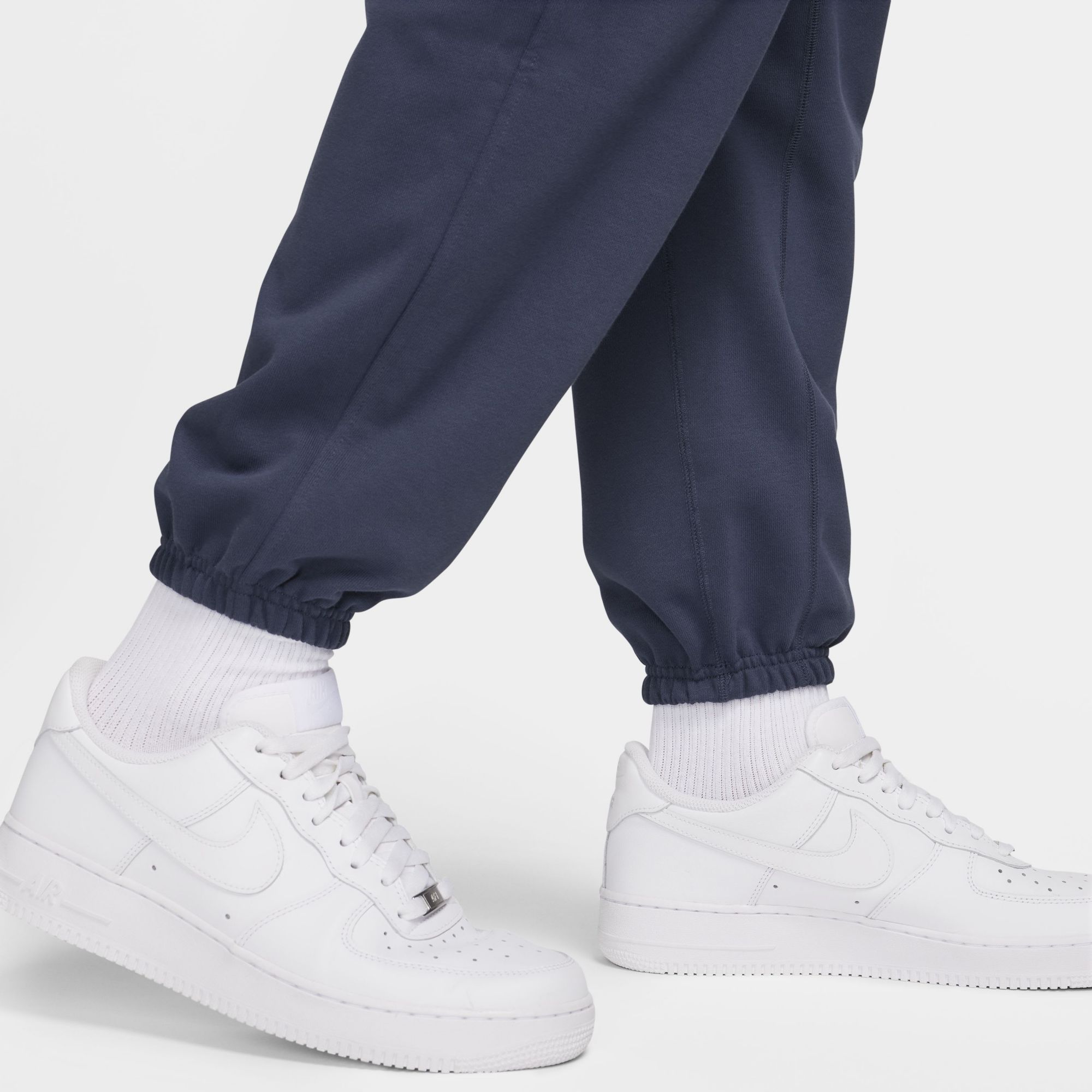 Nike Men's Standard Issue Pants product image