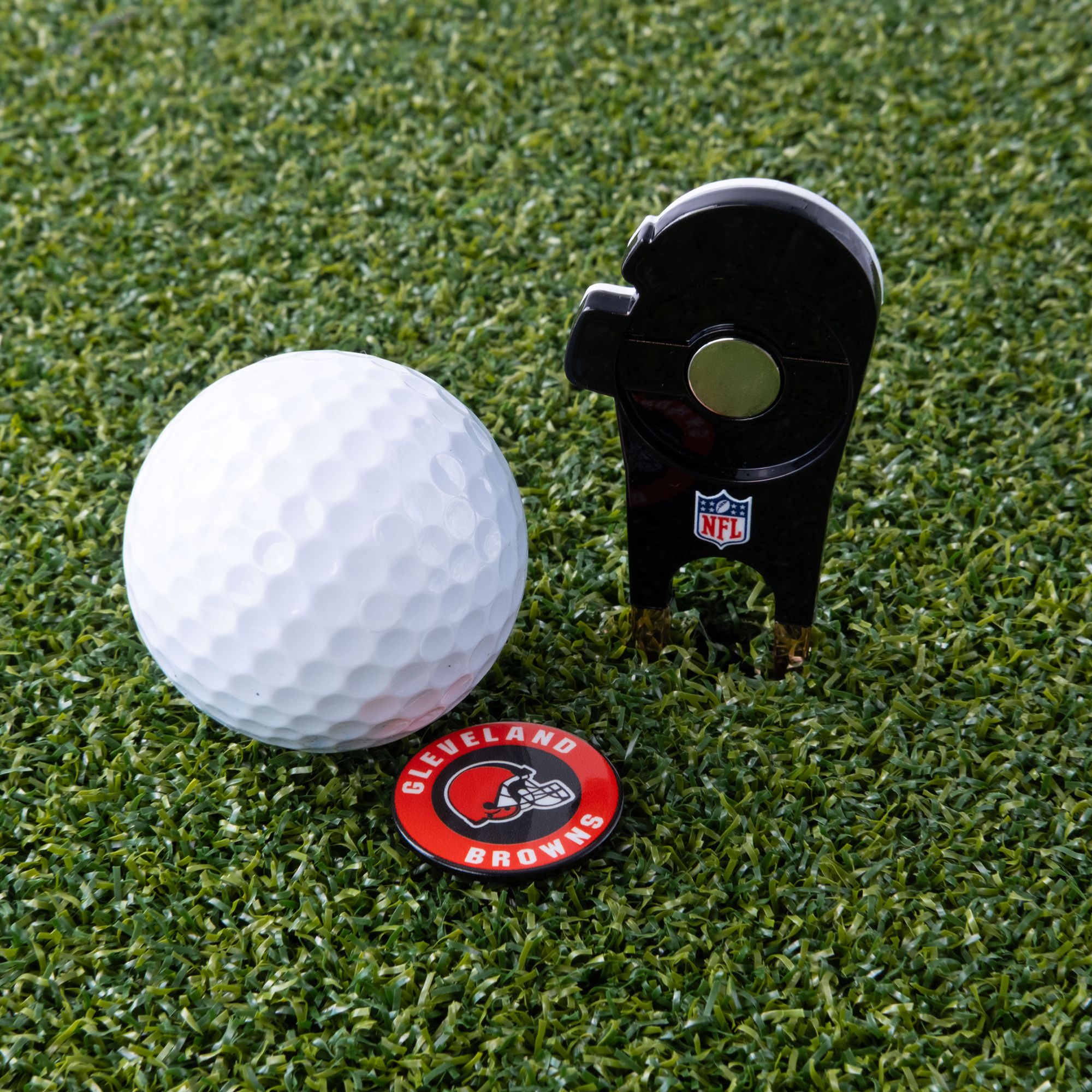 CMC Design Cleveland Browns Divot Tool with Custom Shaped Removable Marker product image