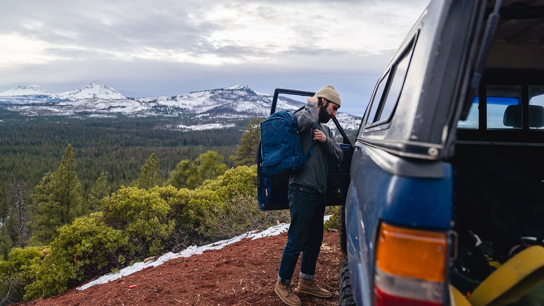 YETI Crossroads 27L Backpack product image