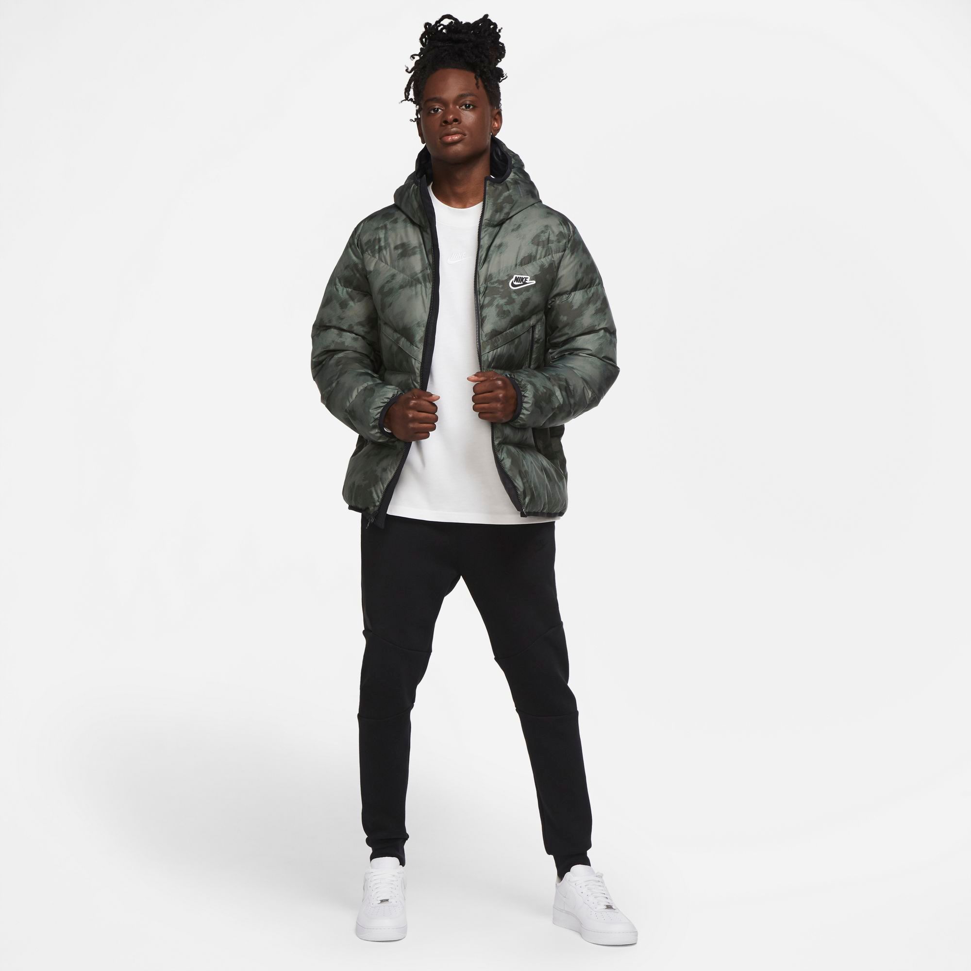 nike sportswear shield windrunner