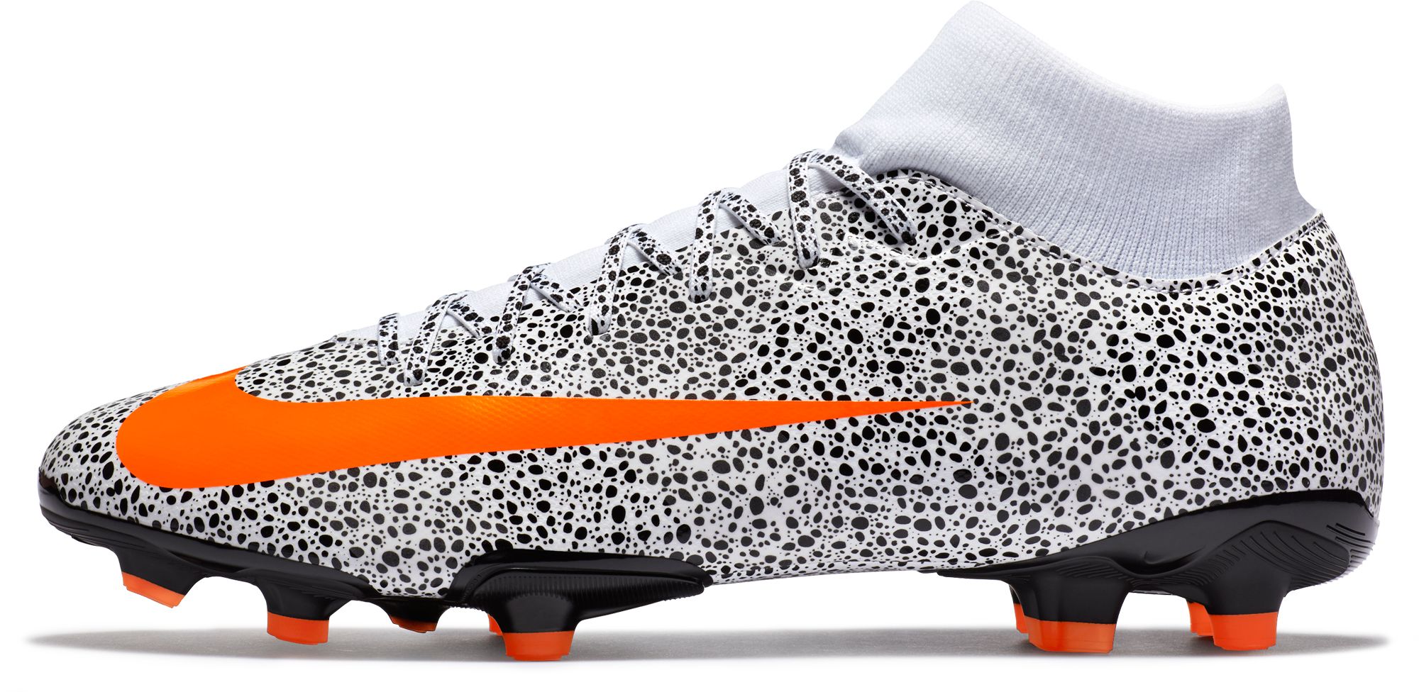 cr7 white and gold cleats