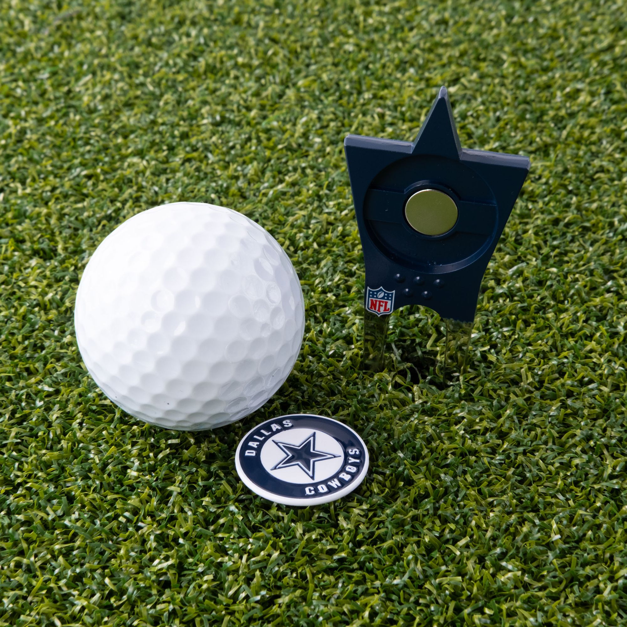 CMC Design Dallas Cowboys Divot Tool with Custom Shaped Removable Marker product image