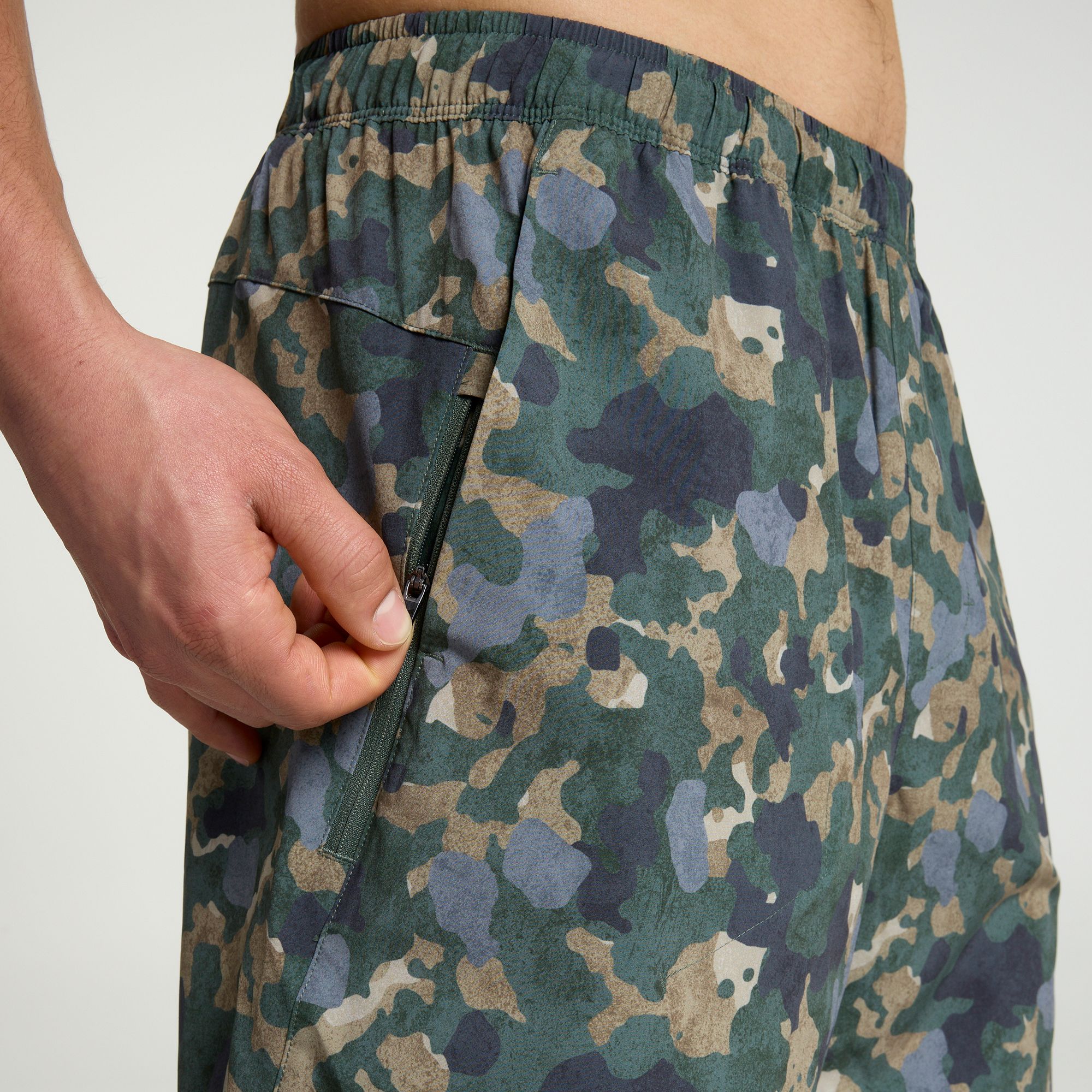 DSG Men's 8" Agility Shorts product image