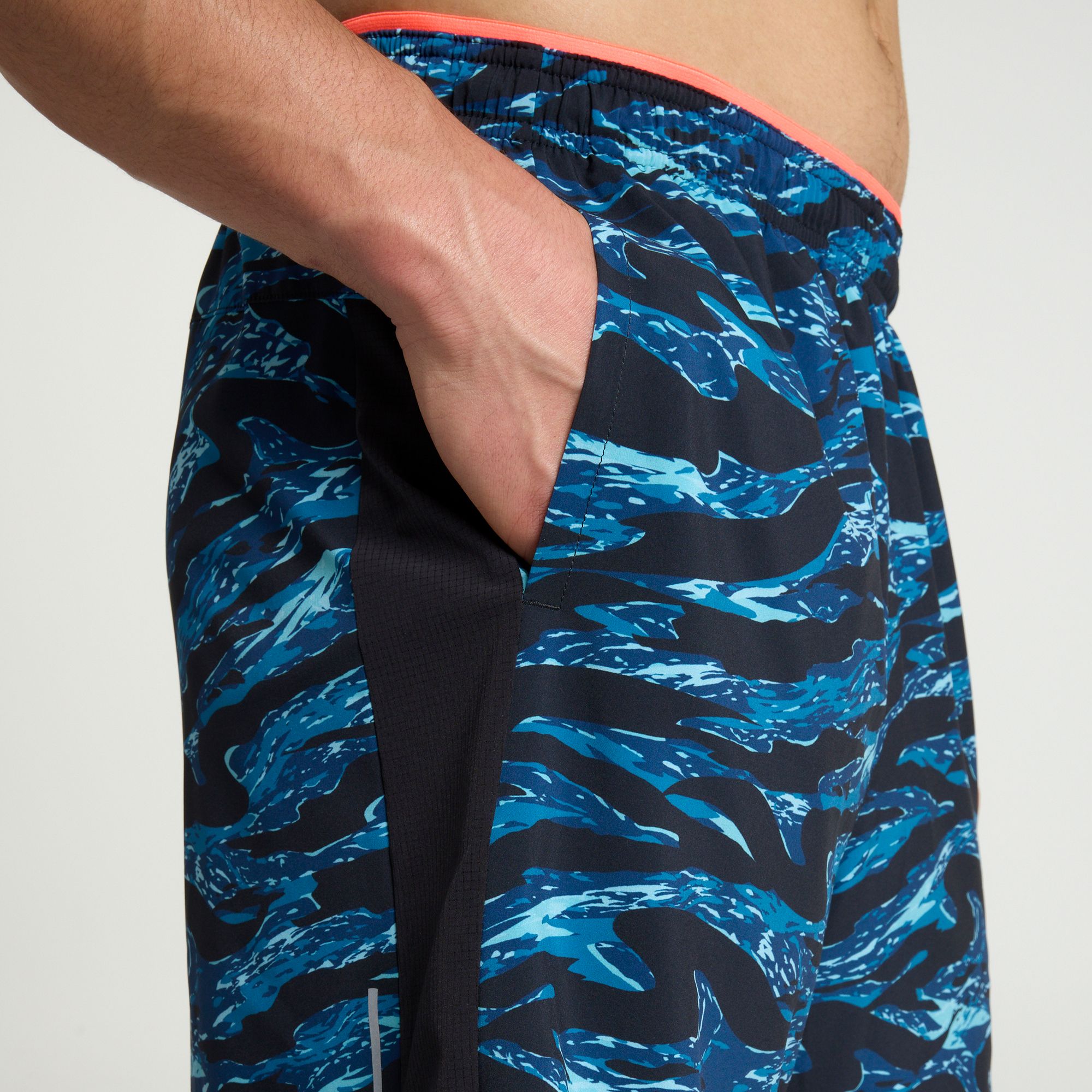 DSG Men's 7" Stride Shorts product image