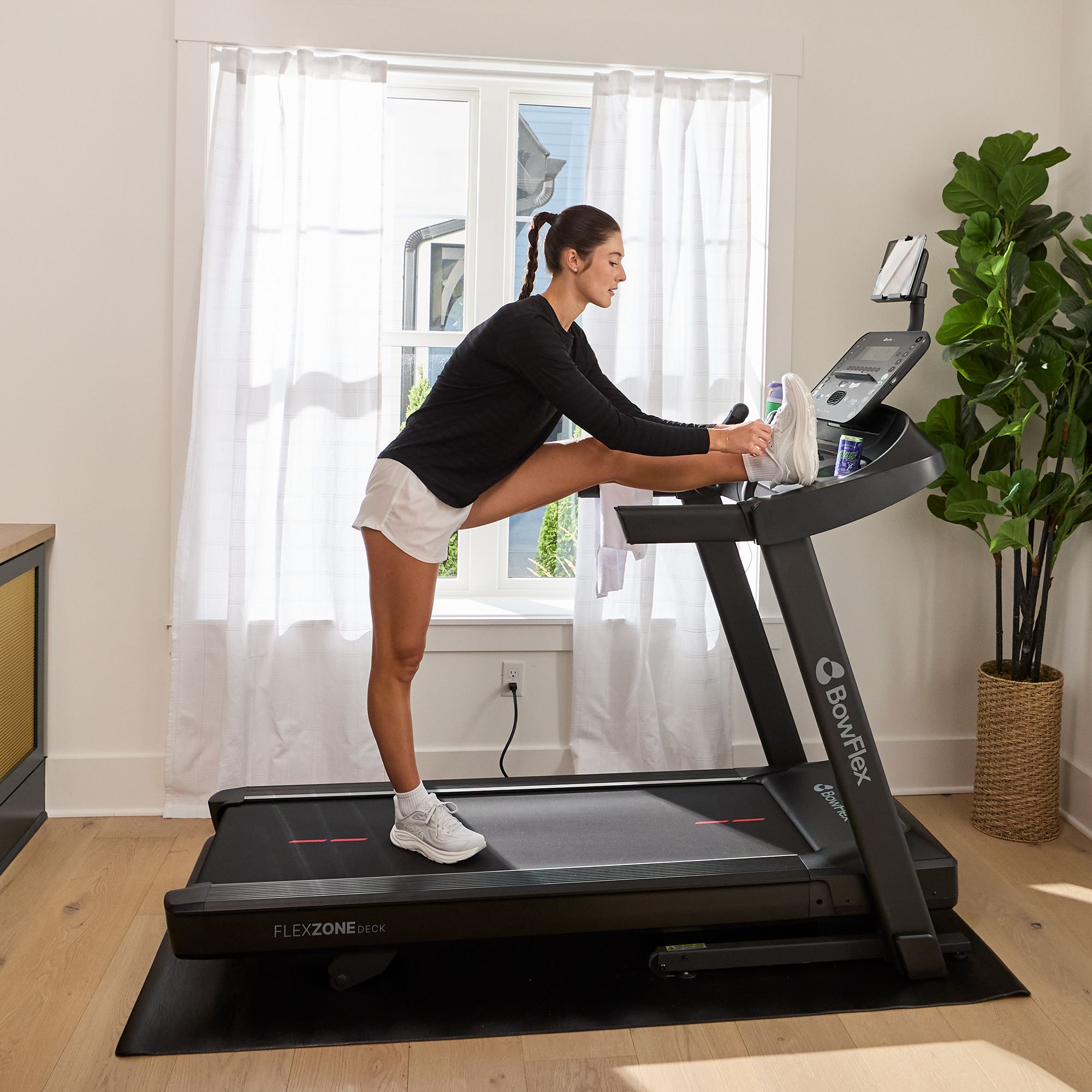 DSG Women's Knit Waistband 3" Performance Stride Shorts product image