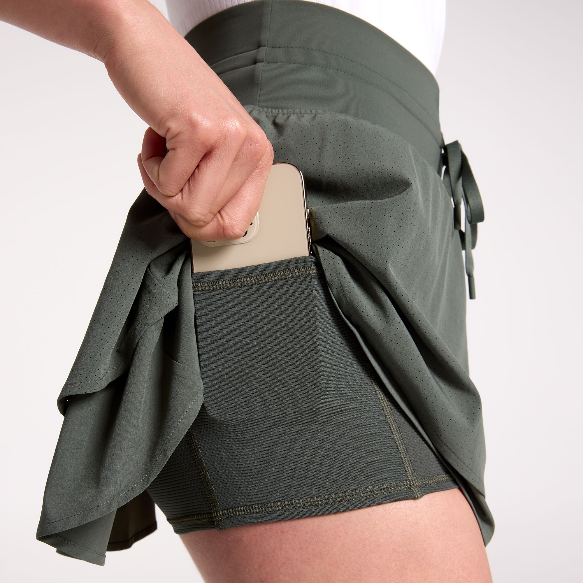 DSG Women's Knit Waistband Stride Skort product image