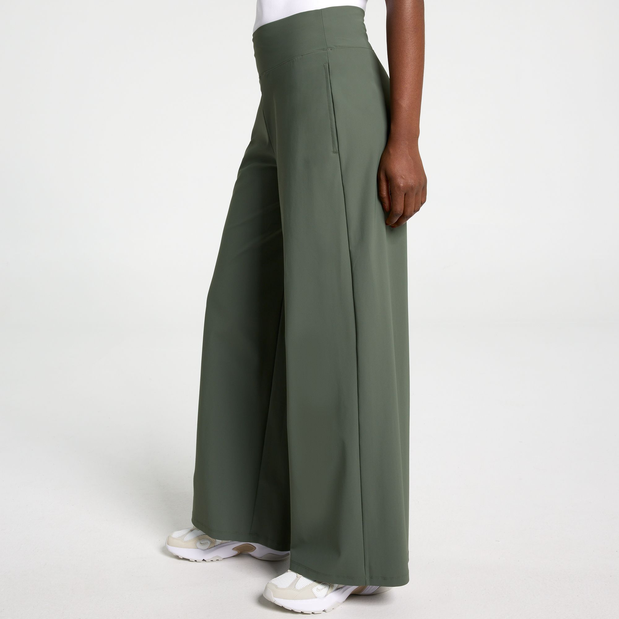 DSG Women's High-Rise Ease Wide Leg Pant product image