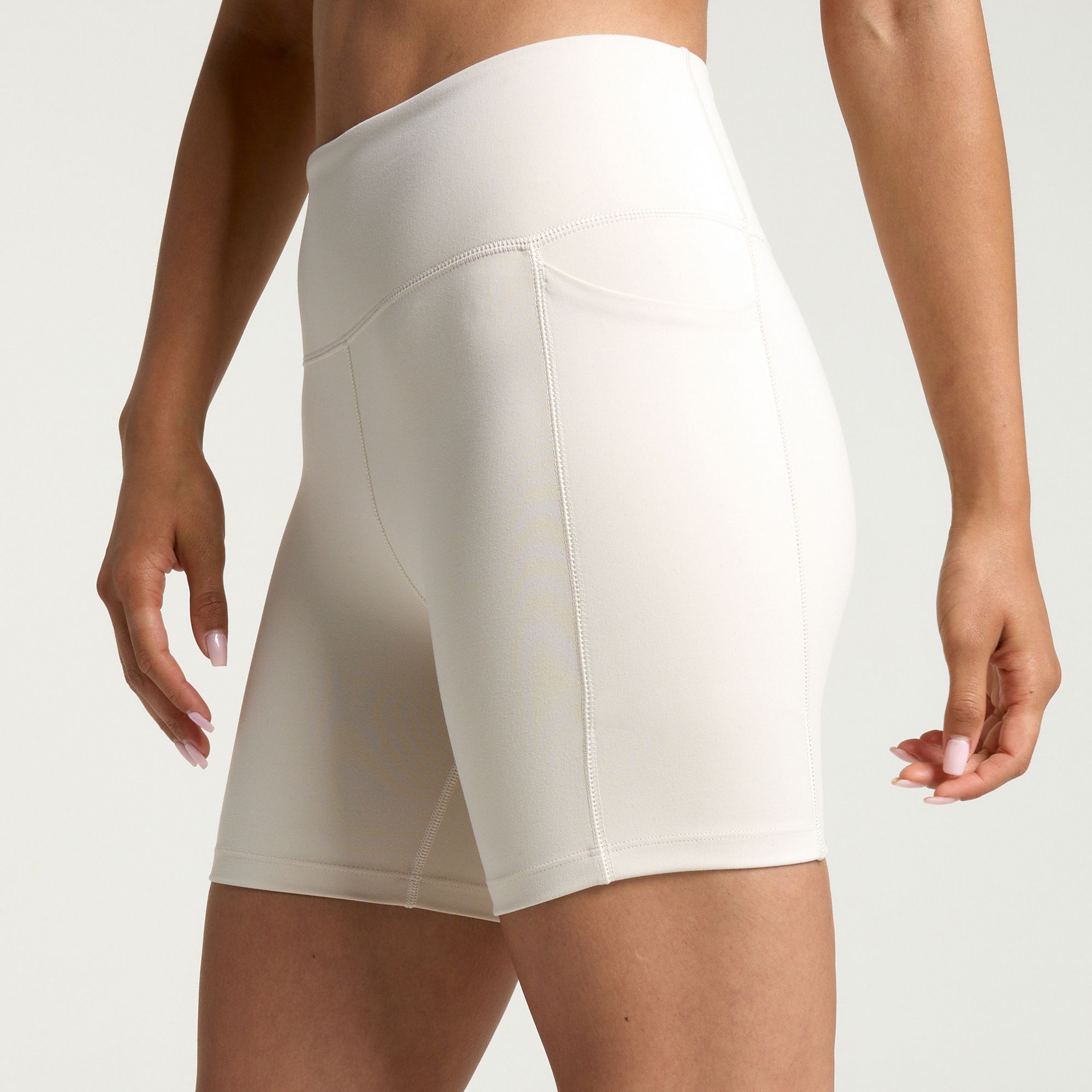 DSG Women's Momentum 5” Shorts product image
