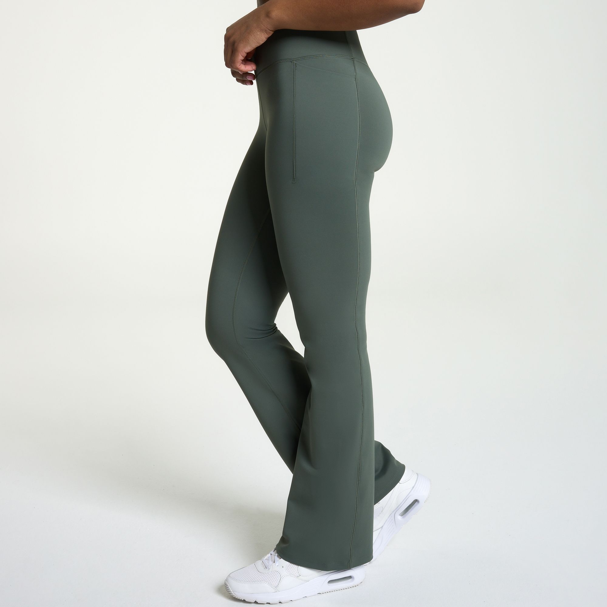 DSG Women's Momentum Flare Leggings product image