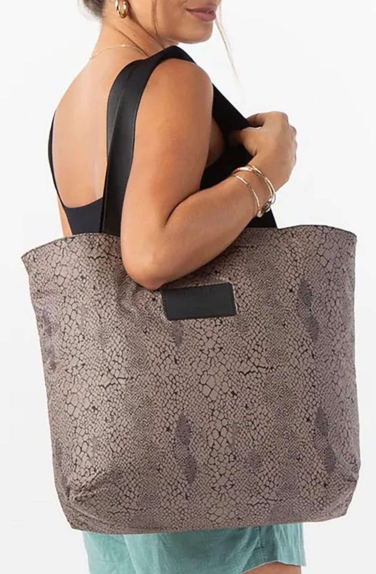 ALOHA Collection Day Tripper Tote product image