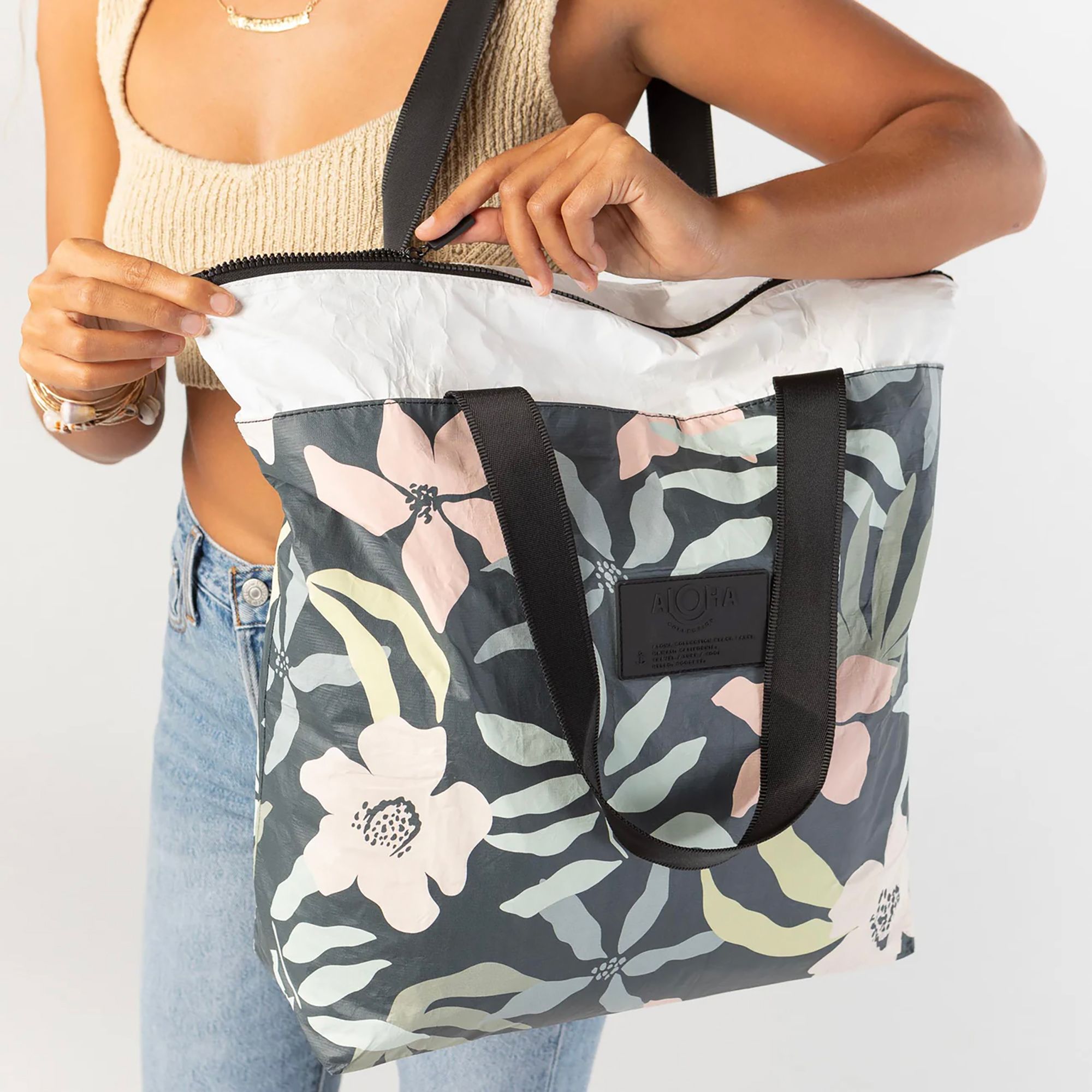 ALOHA Collection Day Tripper Tote product image