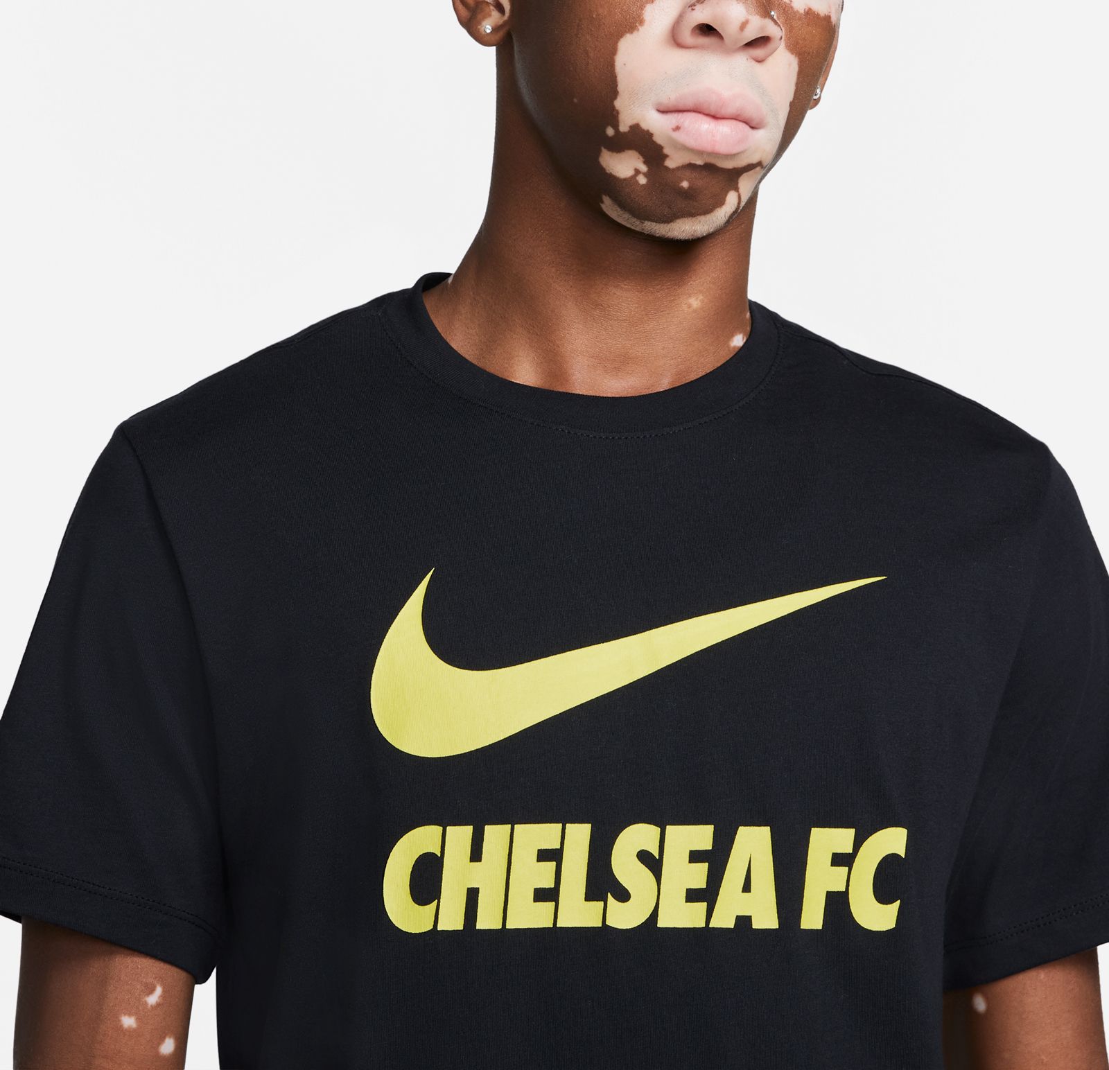 Nike Men's Chelsea FC Swoosh Black T-Shirt product image
