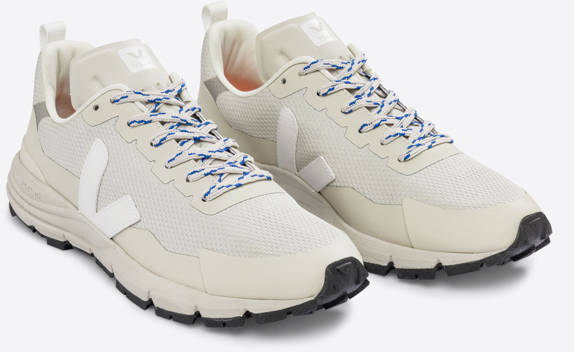 VEJA Women's Dekkan Shoes product image