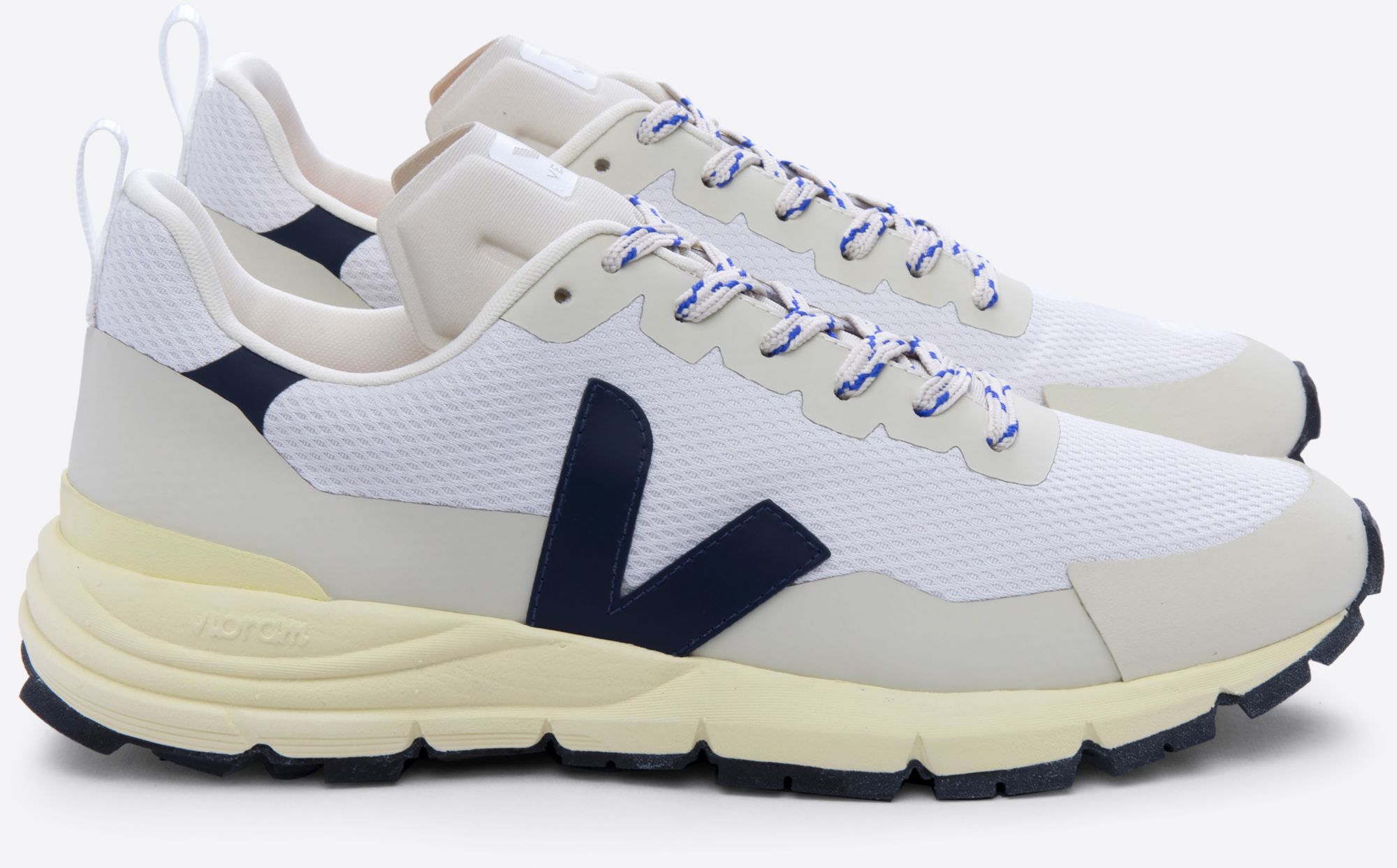 VEJA Women's Dekkan Shoes product image