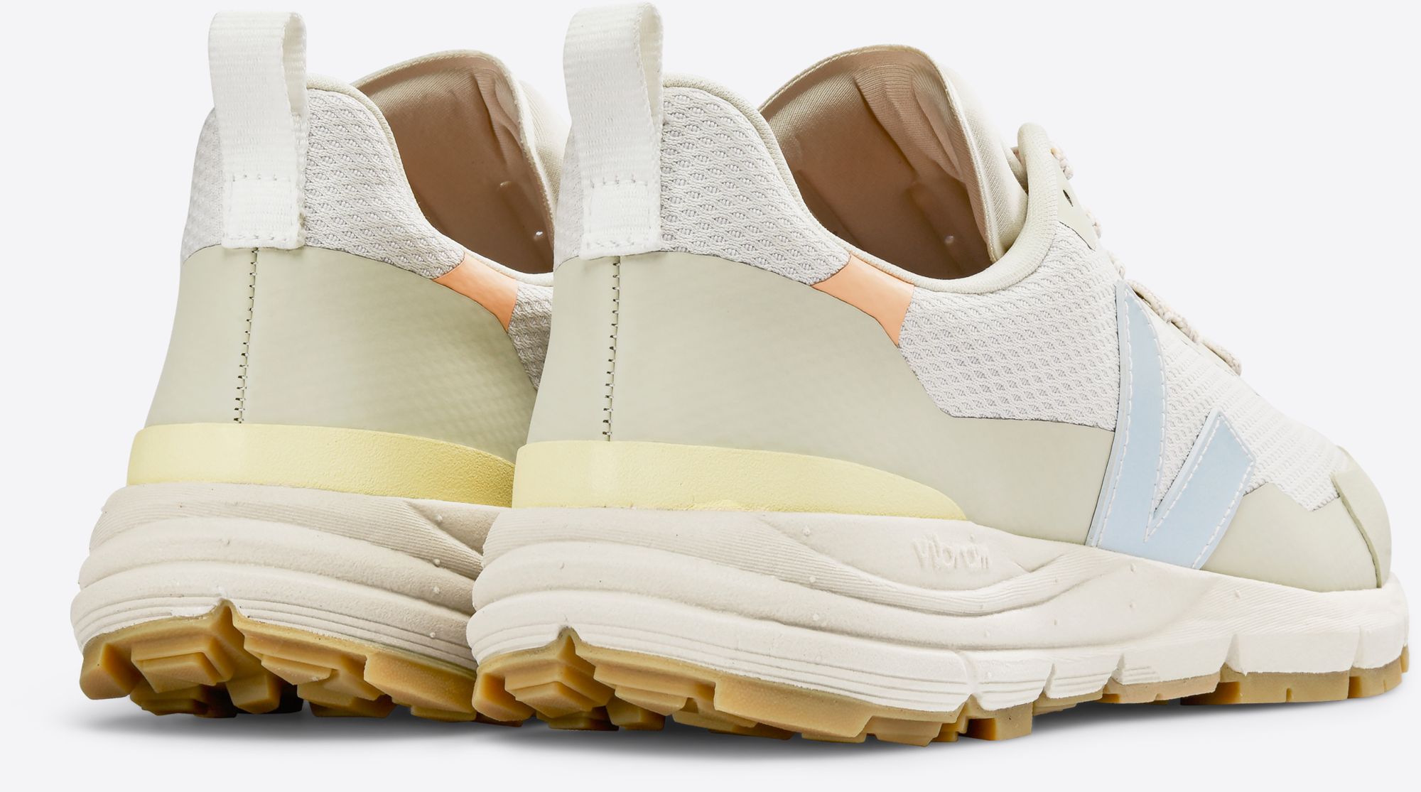 VEJA Women's Dekkan Shoes product image