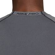 Terughoudendheid Schrikken Senator Nike Pro Men's Dri-FIT Slim Fit Short-Sleeve Top | Dick's Sporting Goods
