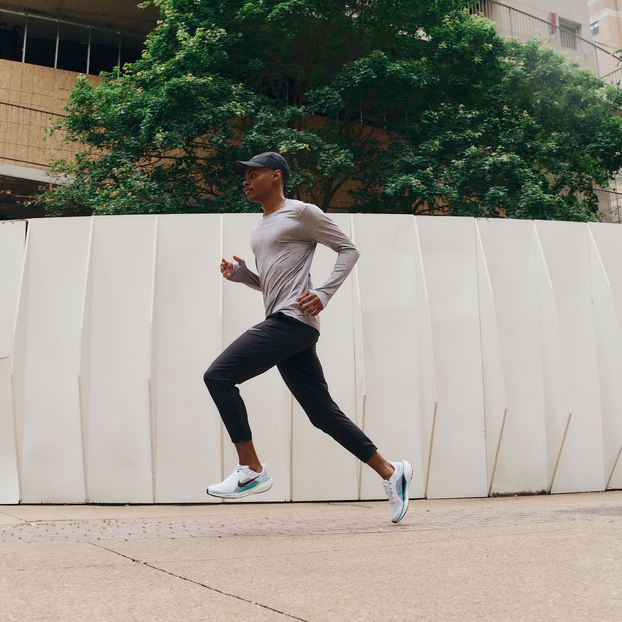 Nike Men's Dri-FIT Challenger Woven Running Pants product image