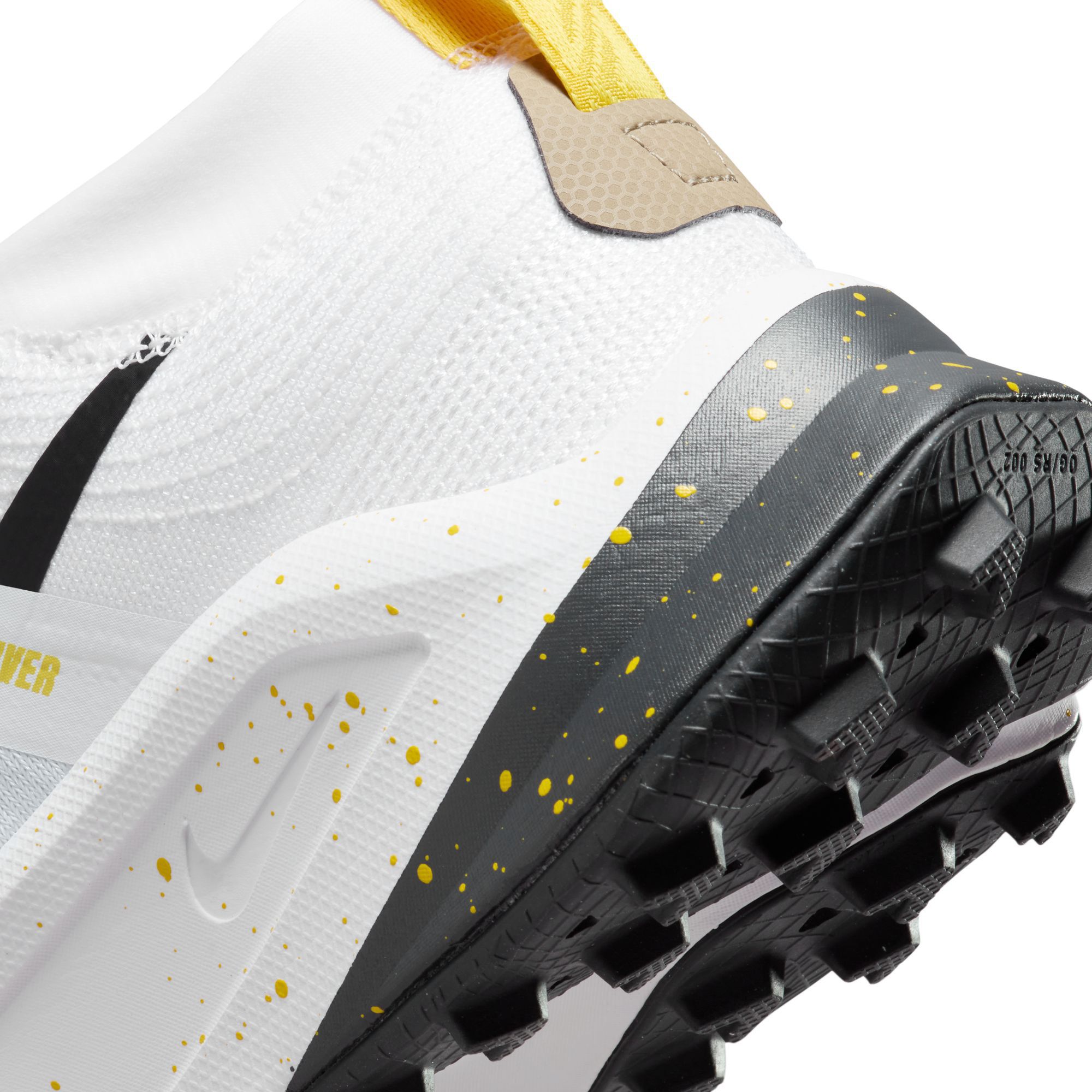 Nike Men's Zegama Trail Running Shoes product image