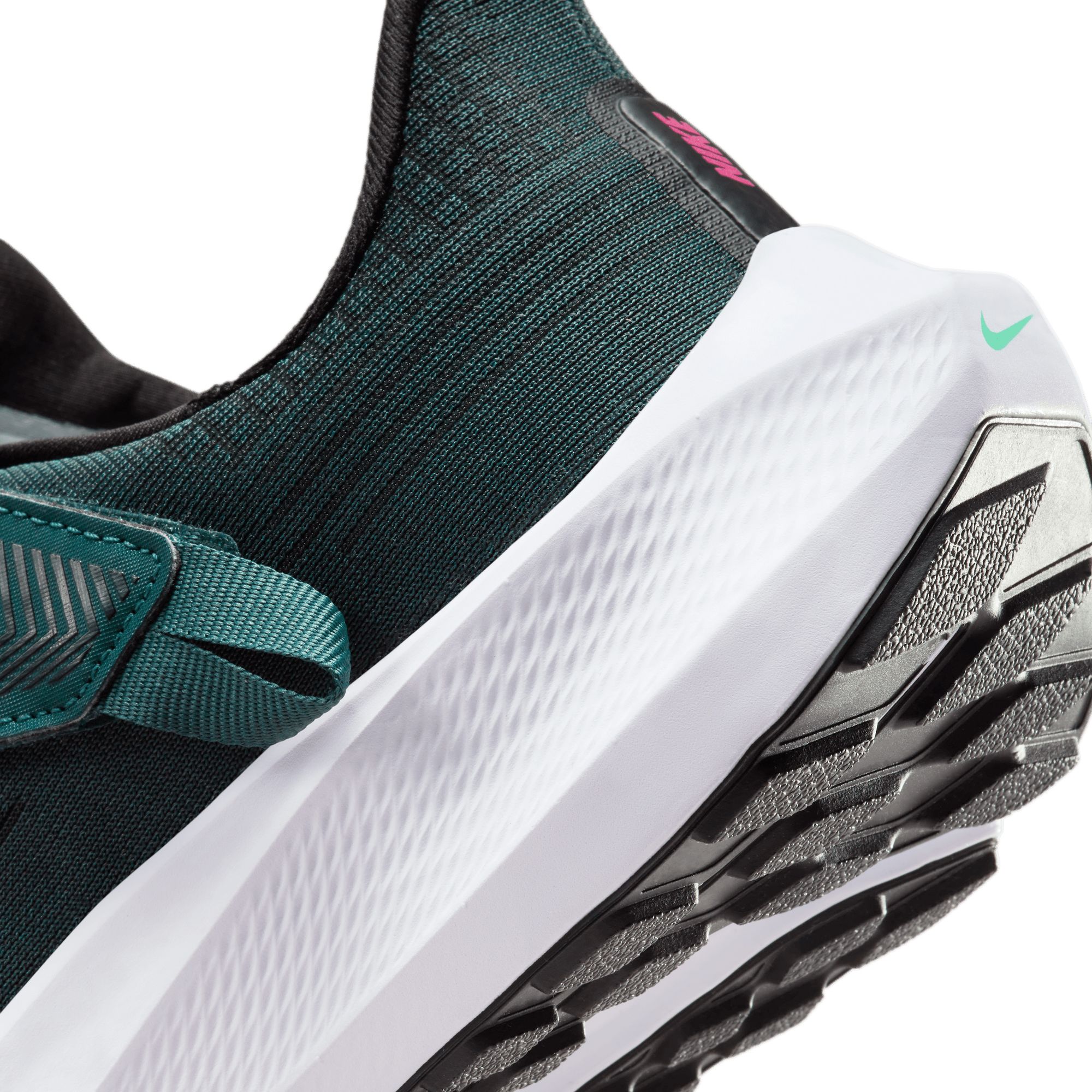 Nike Women's Pegasus 39 FlyEase Running Shoes product image