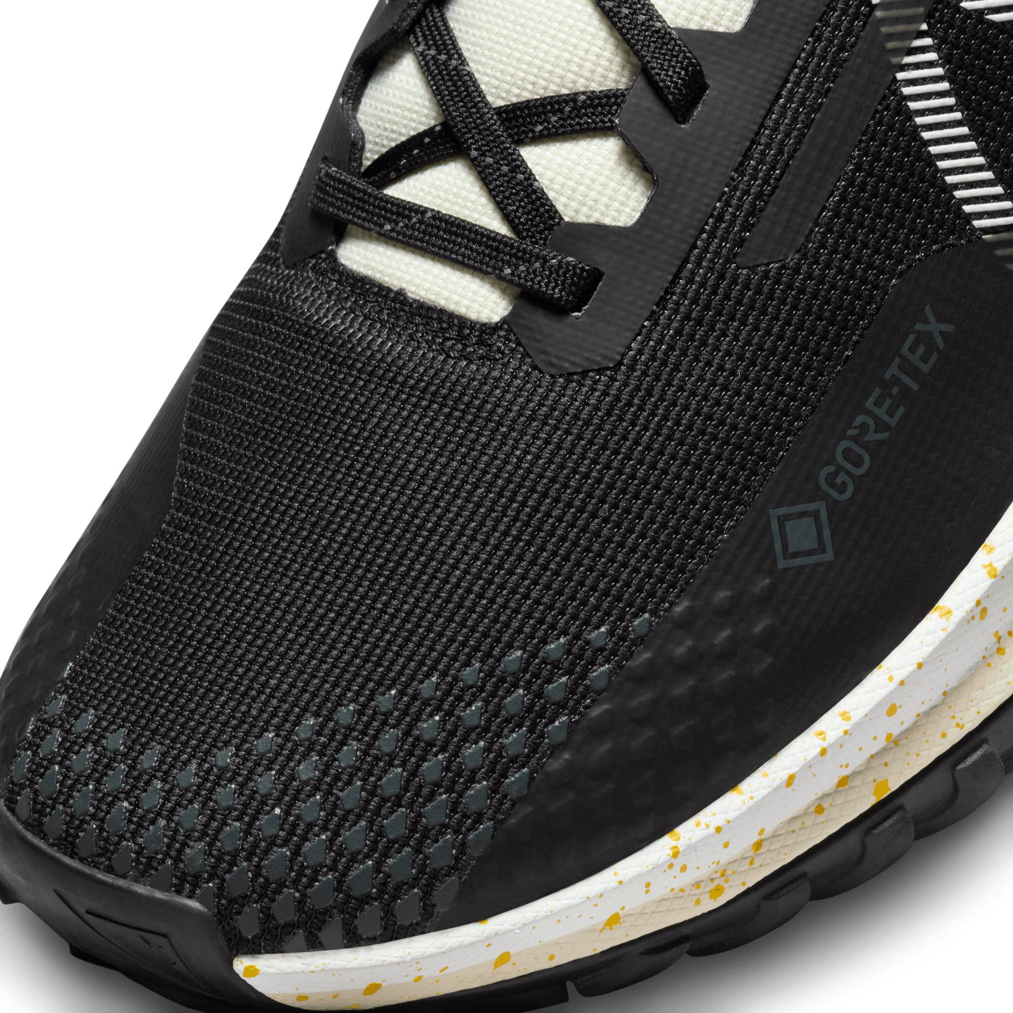 Nike Men's Pegasus Trail 4 GORE-TEX Waterproof Trail Running Shoes product image
