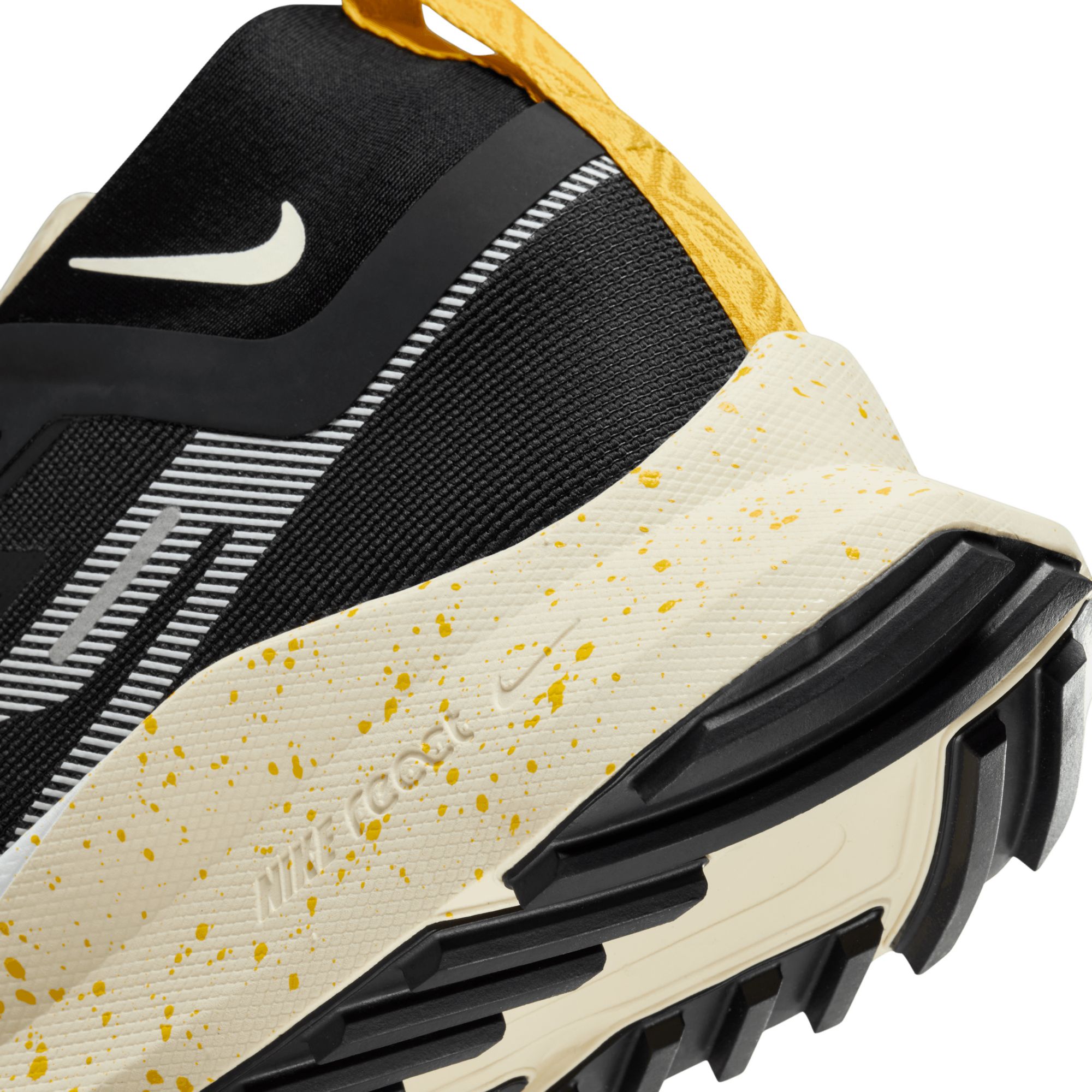 Nike Men's Pegasus Trail 4 GORE-TEX Waterproof Trail Running Shoes product image