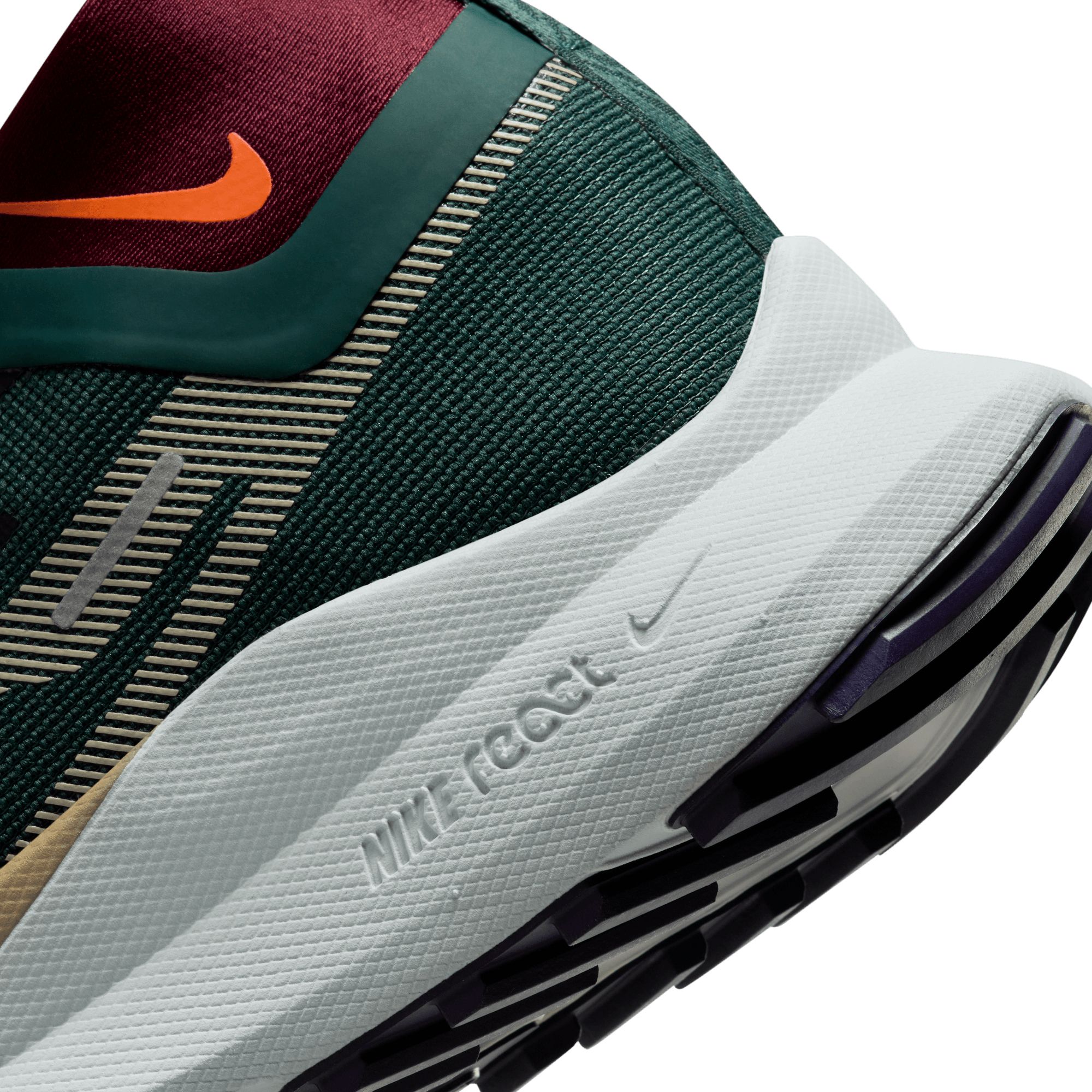 Nike Men's Pegasus Trail 4 GORE-TEX Waterproof Trail Running Shoes product image