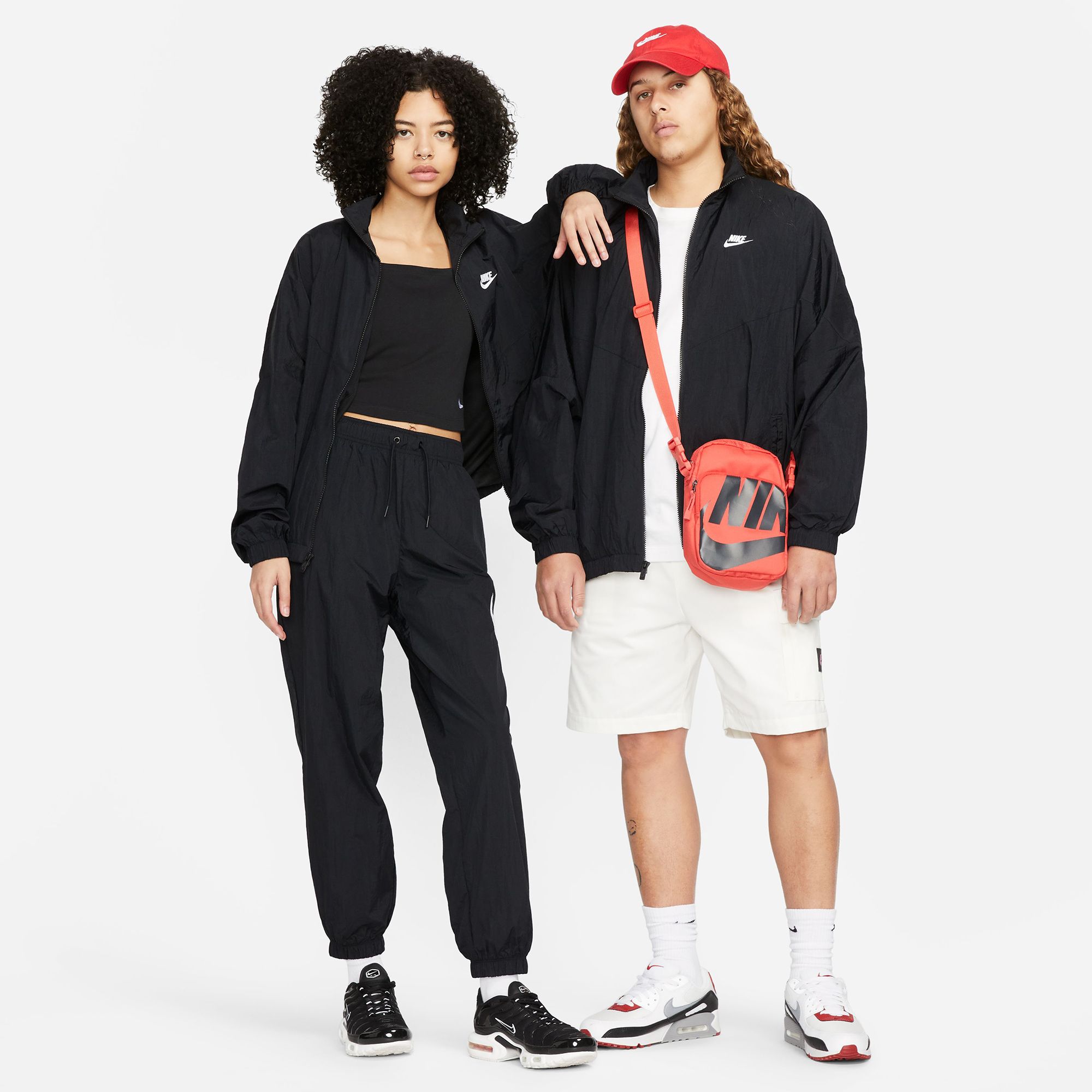 Nike Women's Sportswear Essential Windrunner Woven Jacket