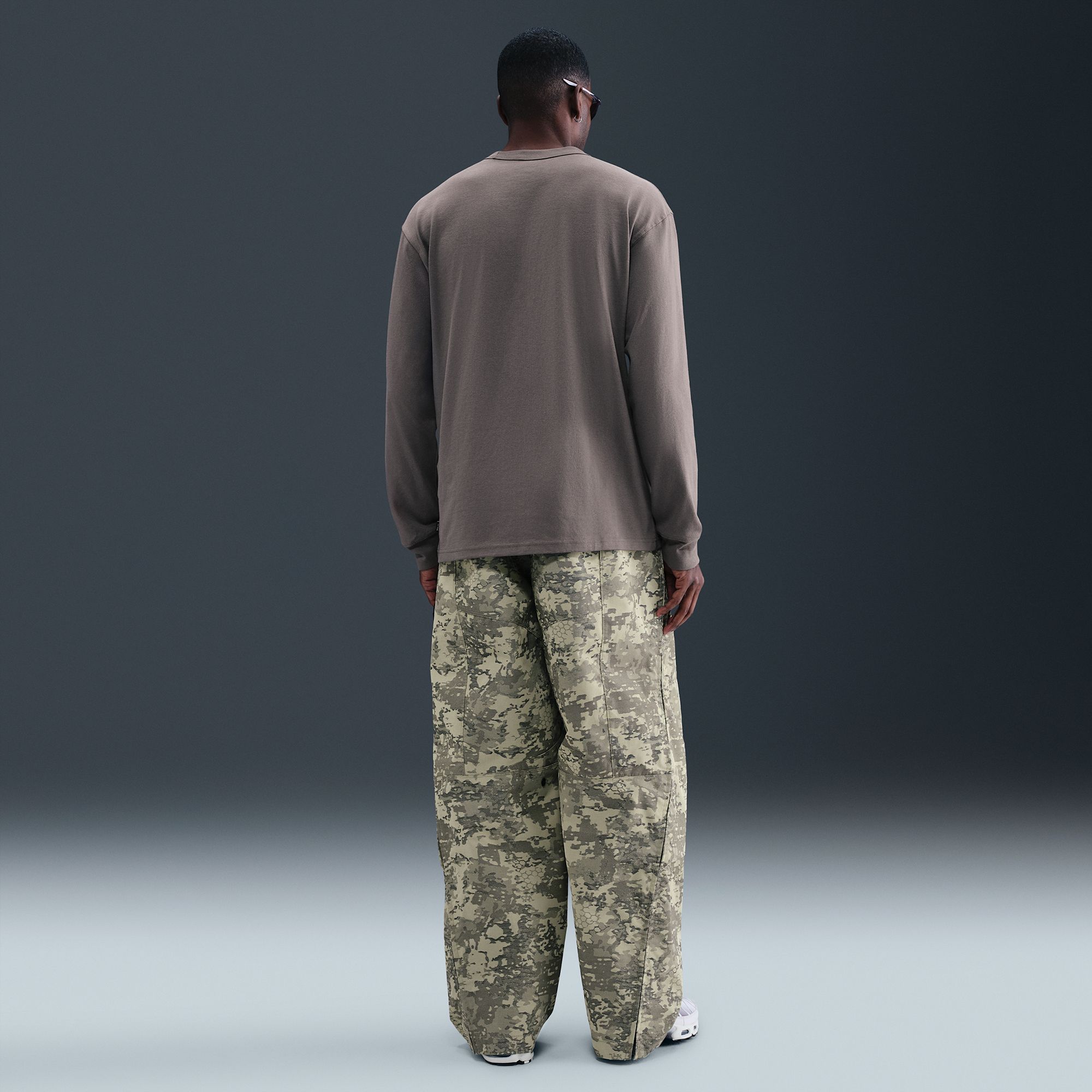 Nike Men's Sportswear Premium Essentials Long Sleeve T-Shirt product image