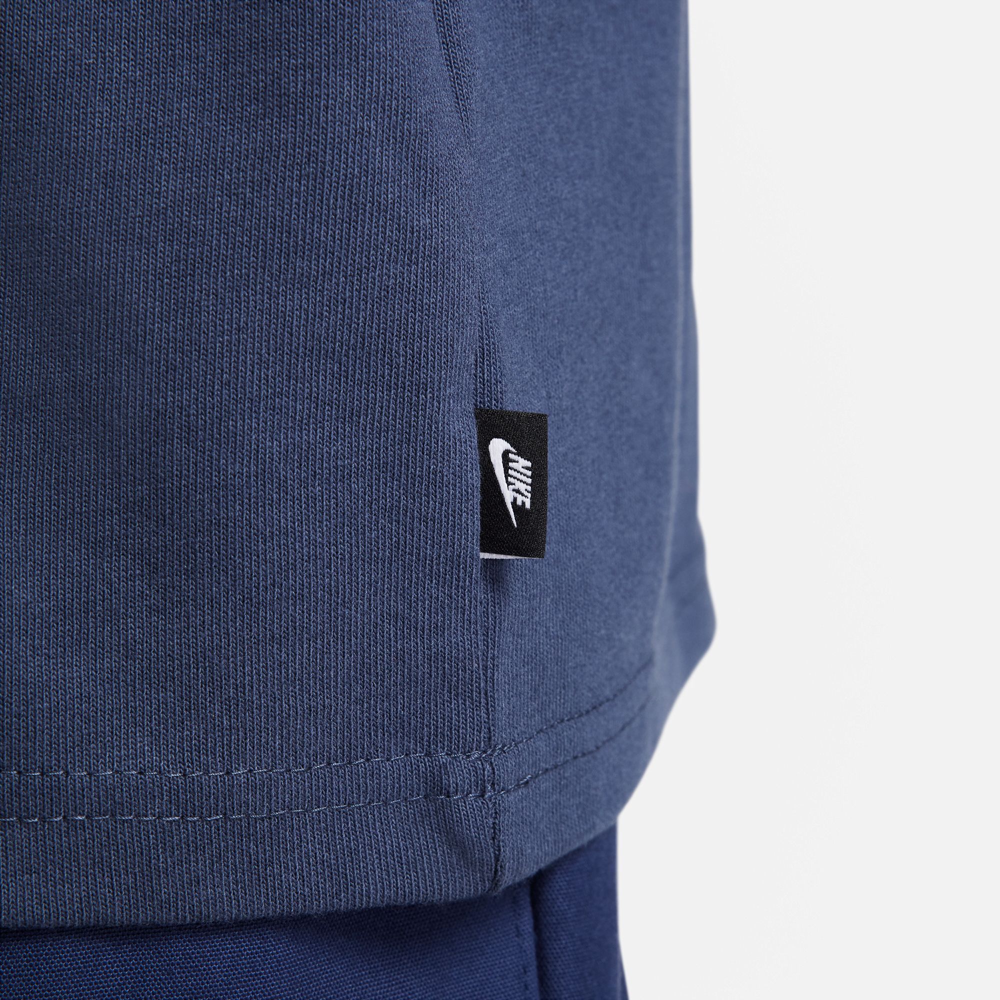 Nike Men's Sportswear Premium Essentials Long Sleeve T-Shirt product image