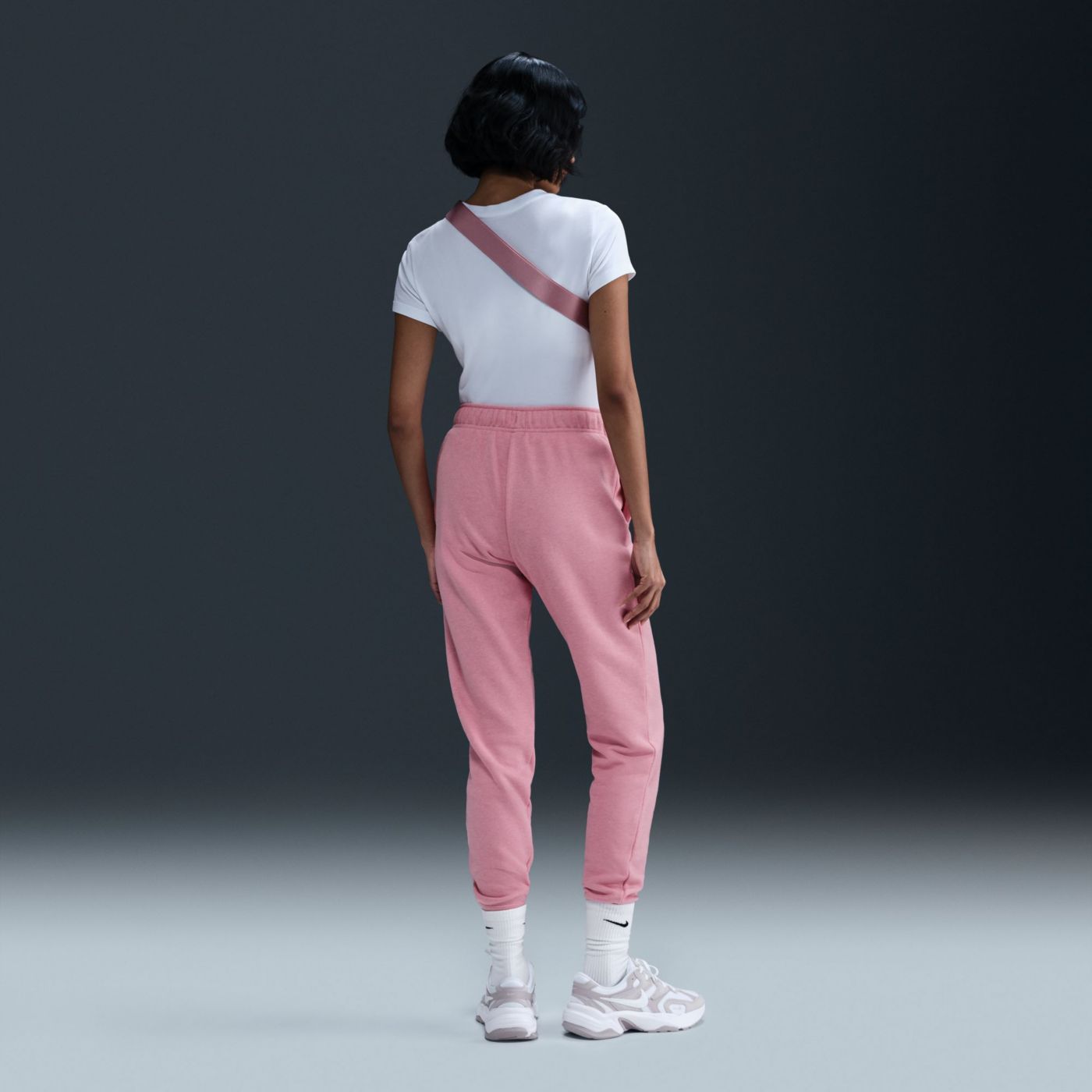 Nike club fleece slim jogger womens clearance