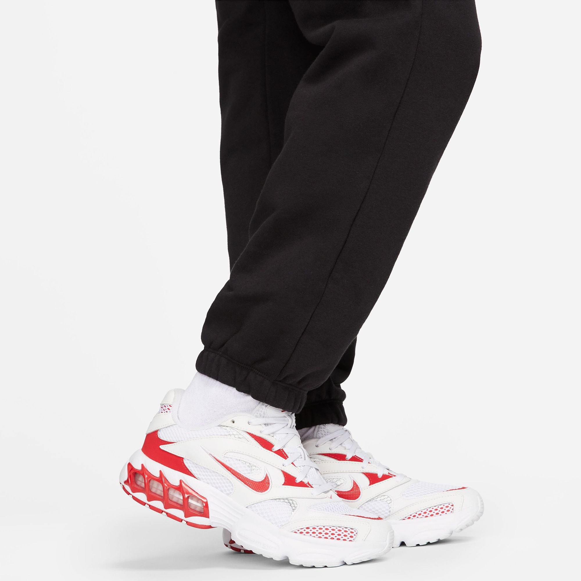 Nike Women's Sportswear Club Fleece Mid-Rise Oversized Cargo Sweatpants product image